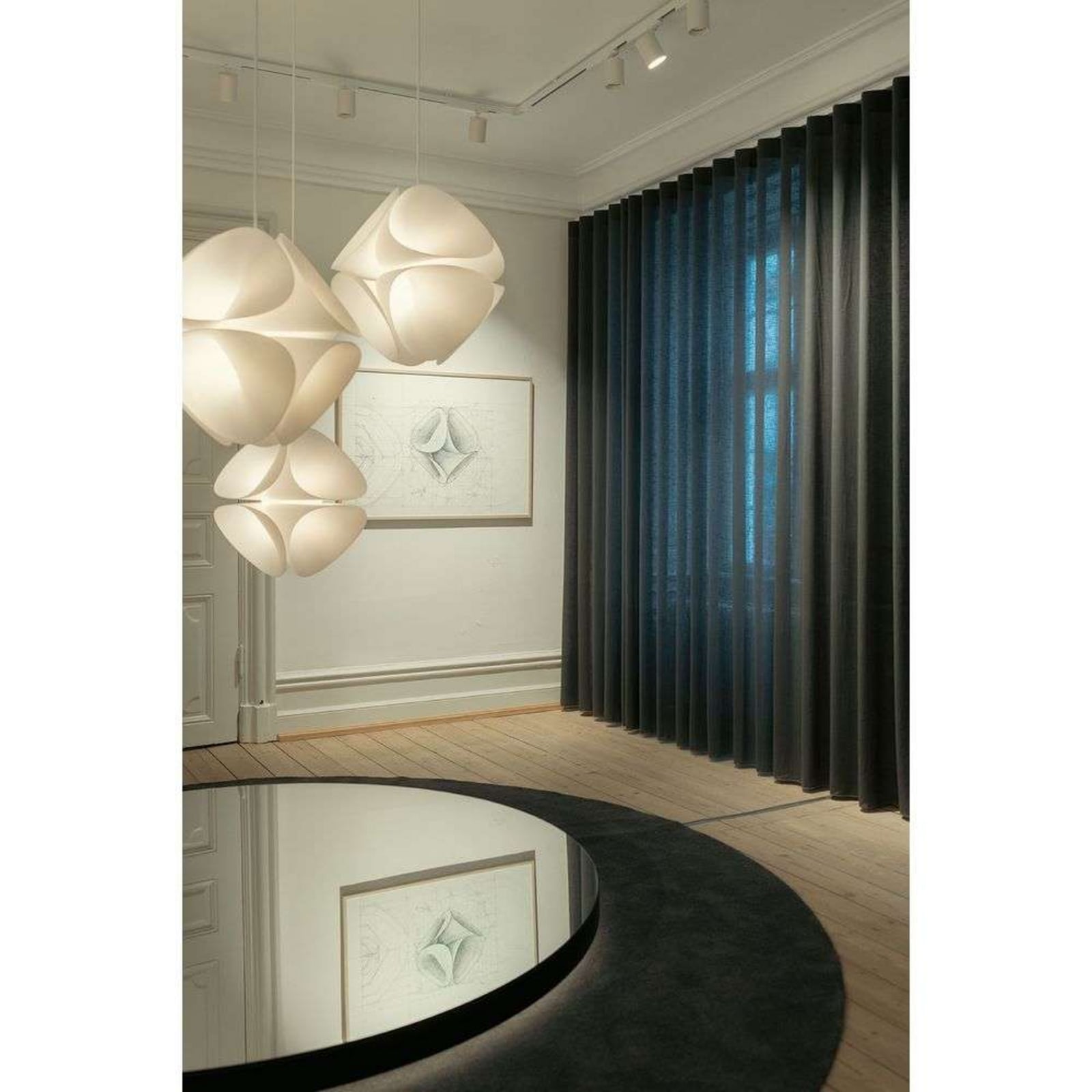 FRANDSEN Závesné svietidlo Nova, opálově bílé, Ø 52 cm, E14