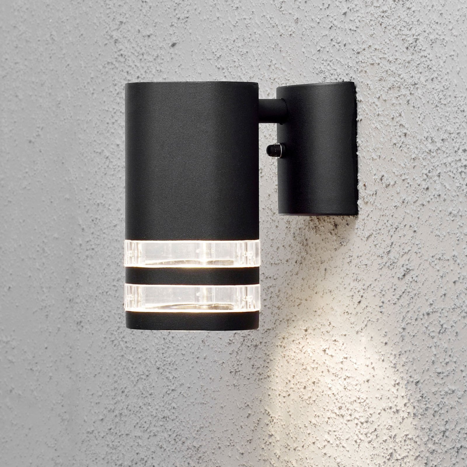 Modena outdoor wall light, 1-bulb, 2 slits black