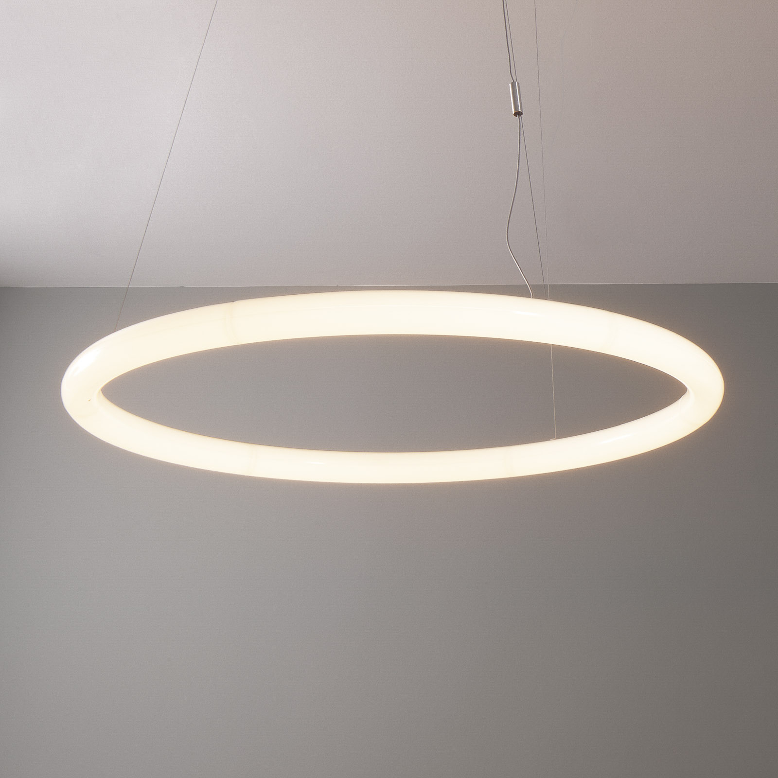 Artemide Alphabet of light circulaire via App