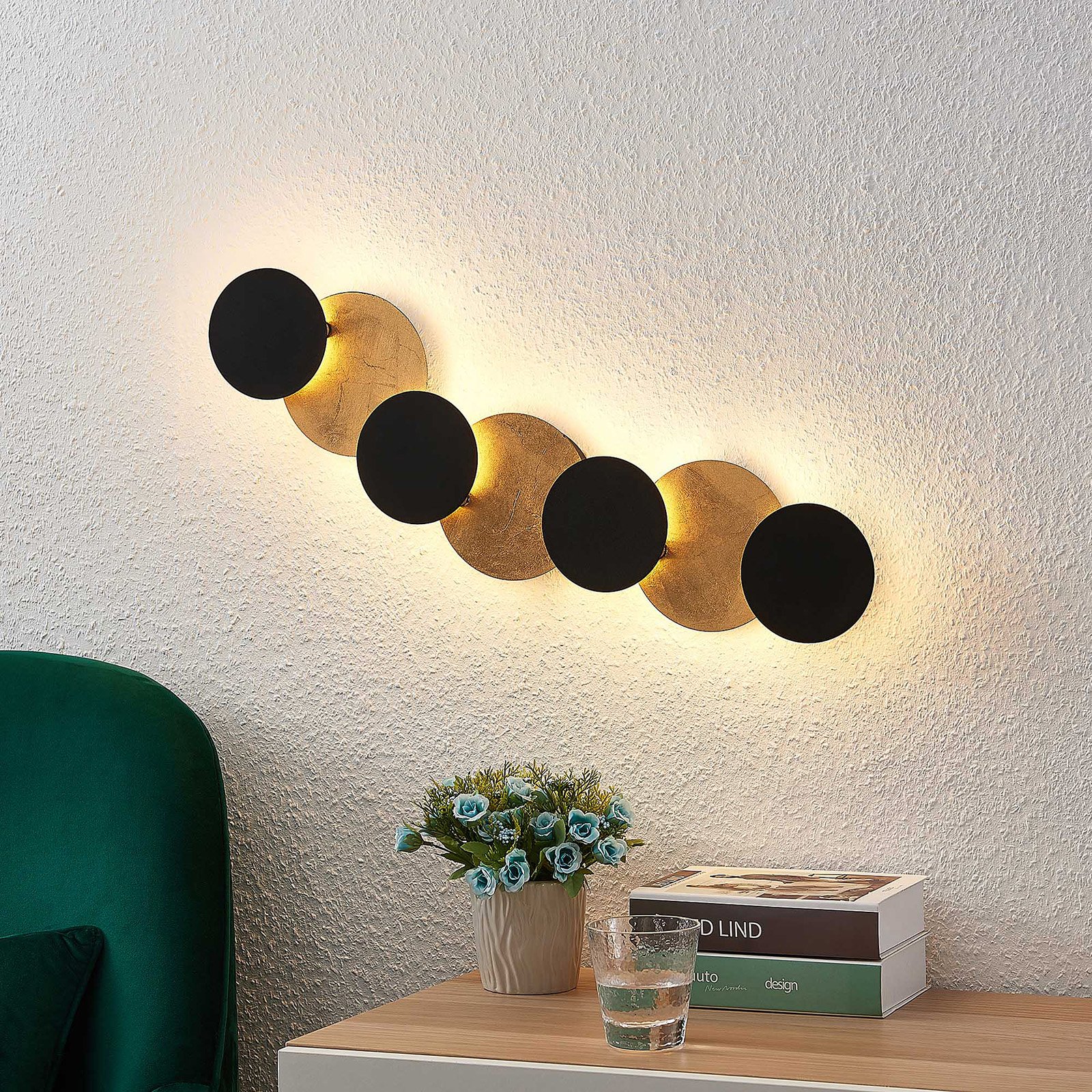 Grazyna 9 LED Wall Lamp Black/Gold - Lindby