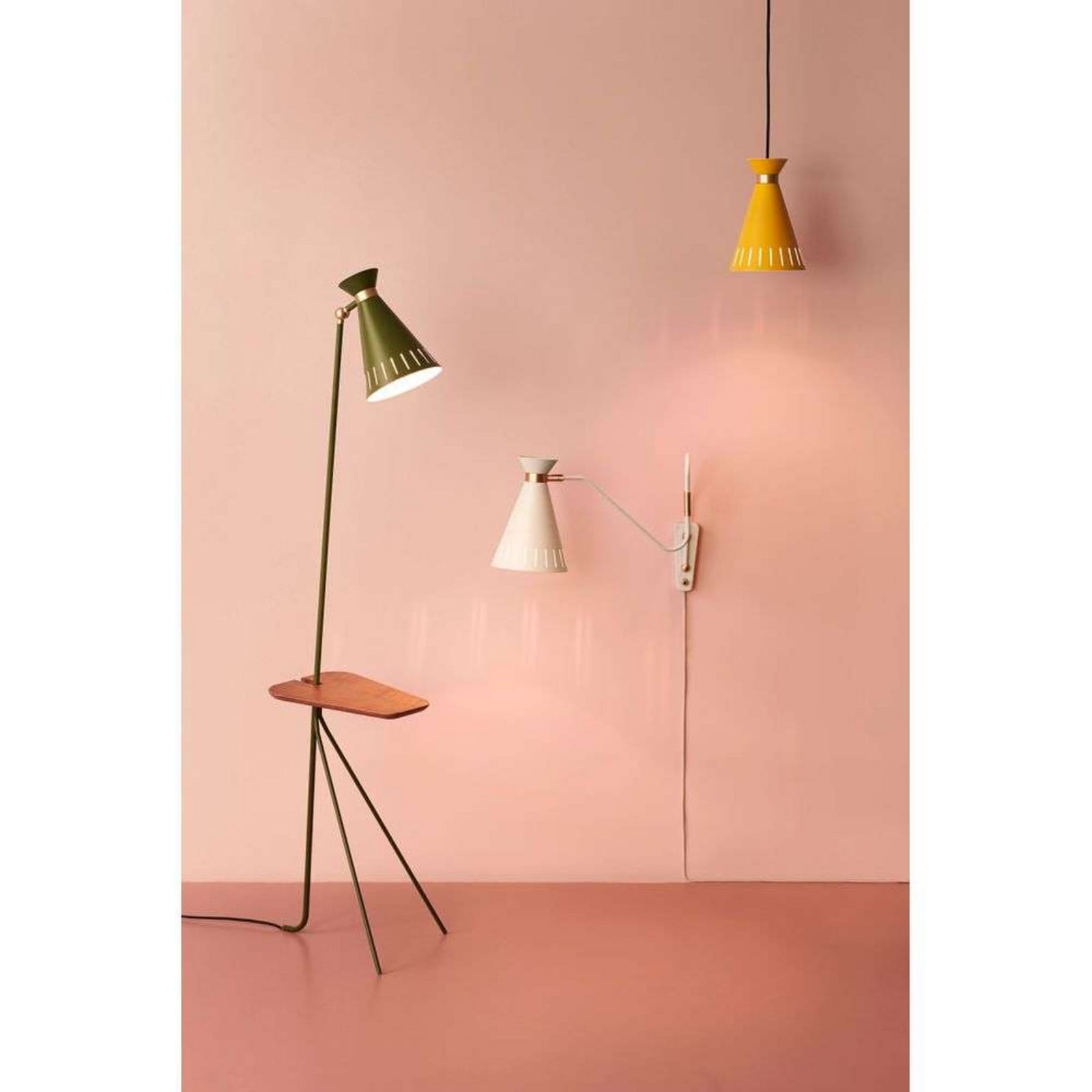 Cone Gulvlampe w/Bord Pine Green Warm Nordic - Stue - Metal