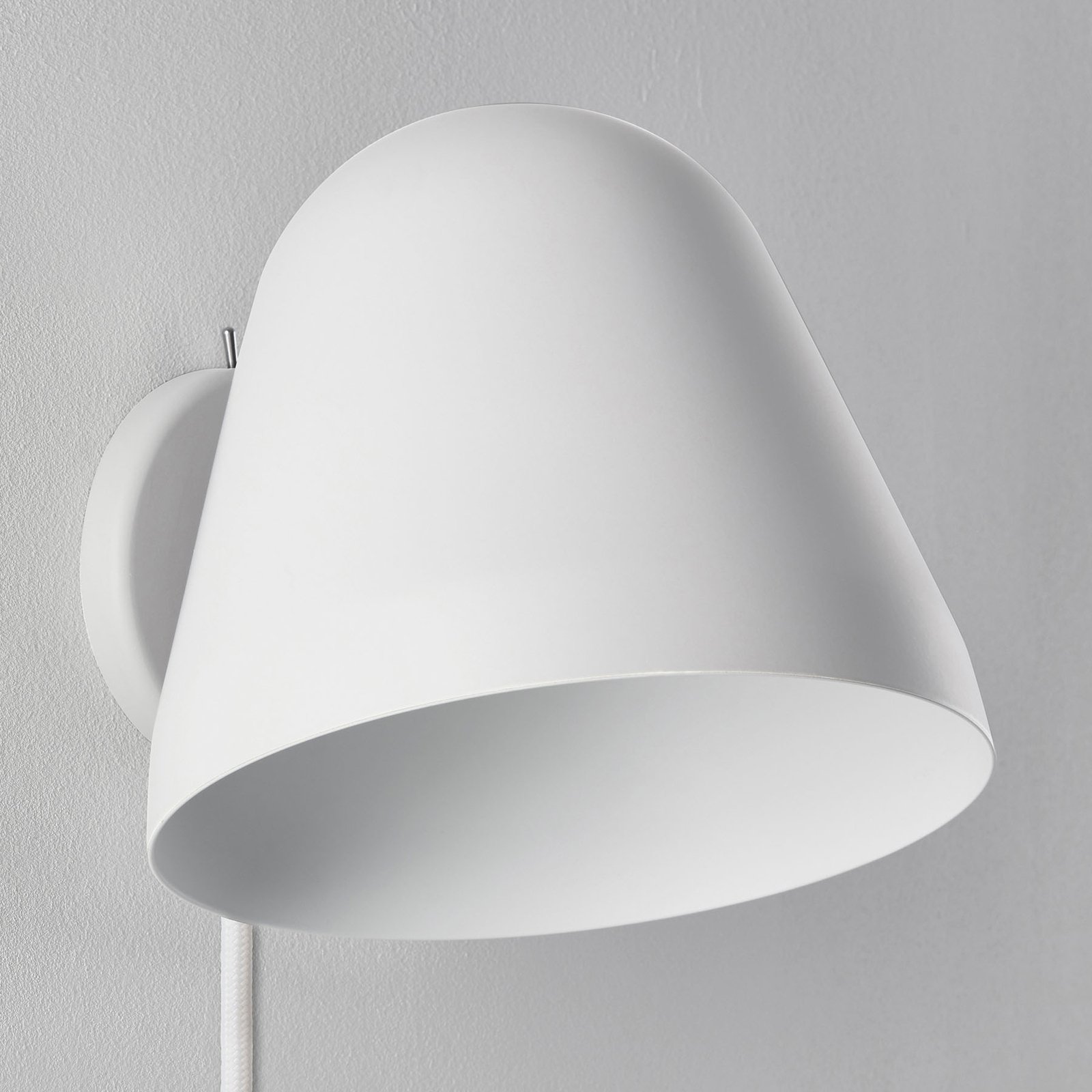 Nyta Tilt Wall Short wall light with plug