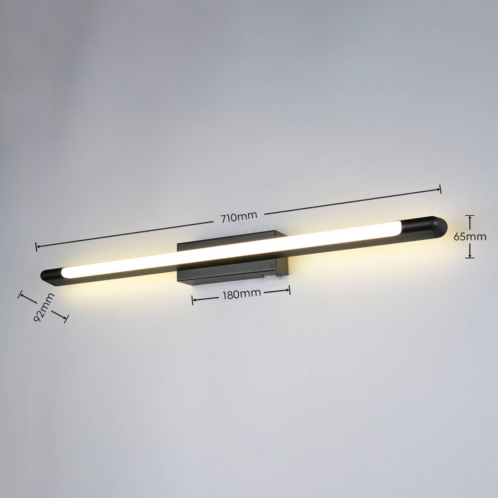 LED-vegglampe Alberto, svart, bredde 71 cm, IP44