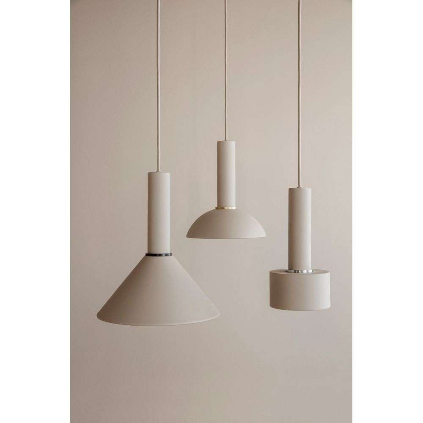 Collect Lustră Pendul Cone High Light Grey - ferm LIVING