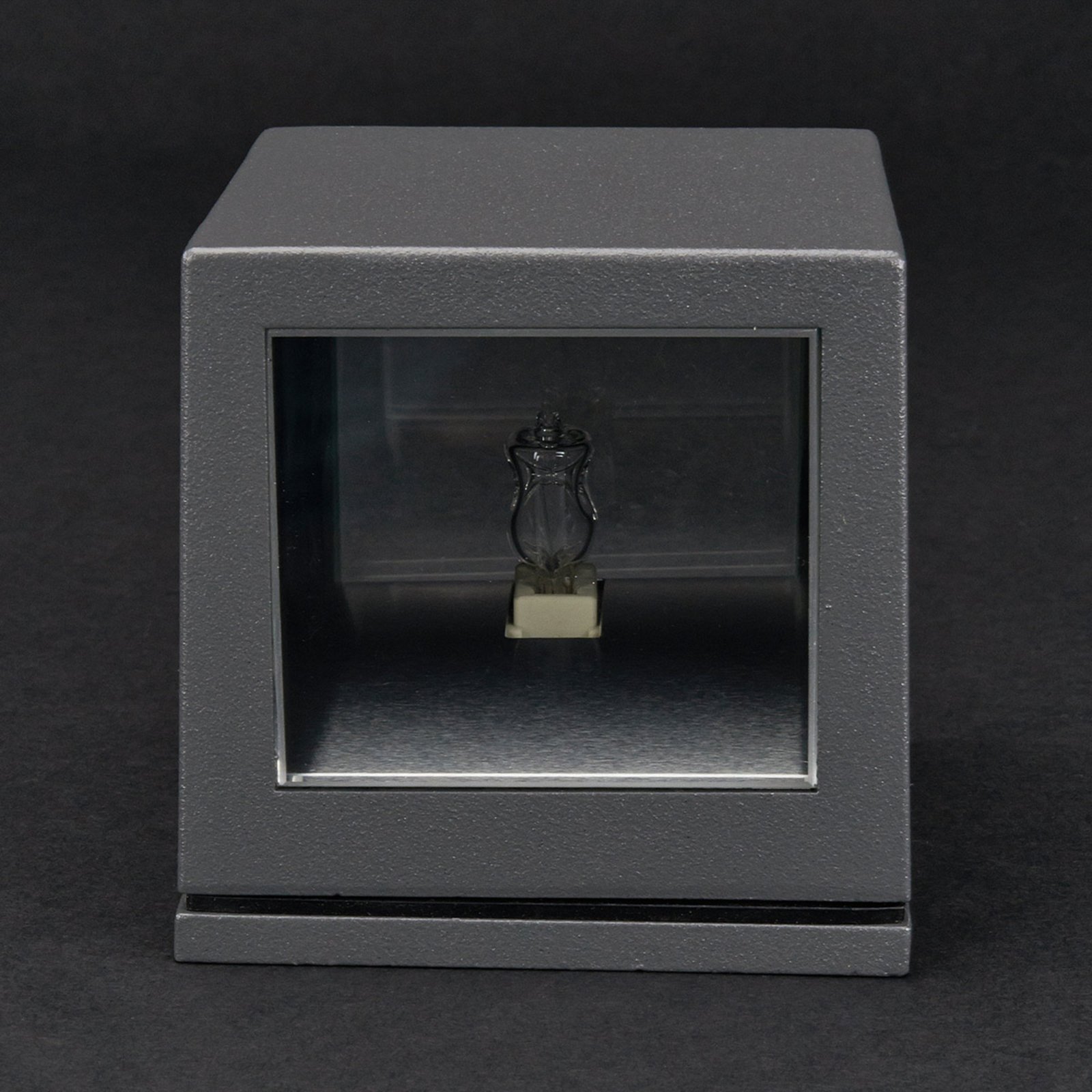 Utendørs Maurice halogen vegglampe, IP54 | Lampegiganten.no Utendørs Maurice halogen vegglampe, IP54 | Lampegiganten.no