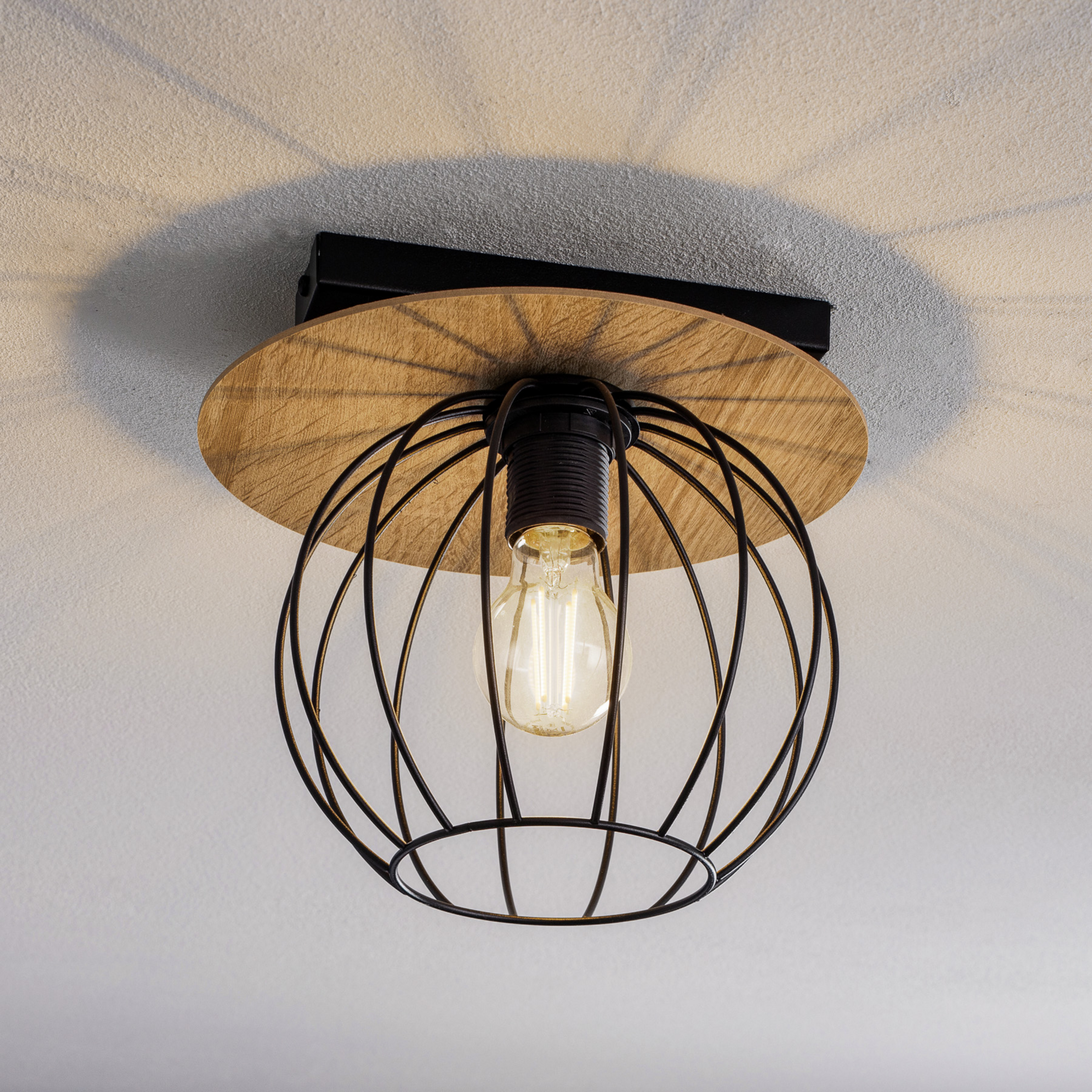 Taklampe Malin, treblende rund, 1 lyskilde