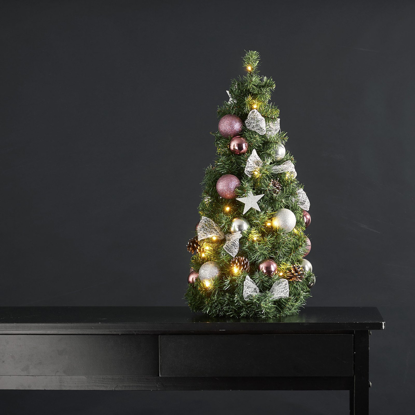 Cône de sapin LED Noël avec déco argentée/rose | Luminaire.fr