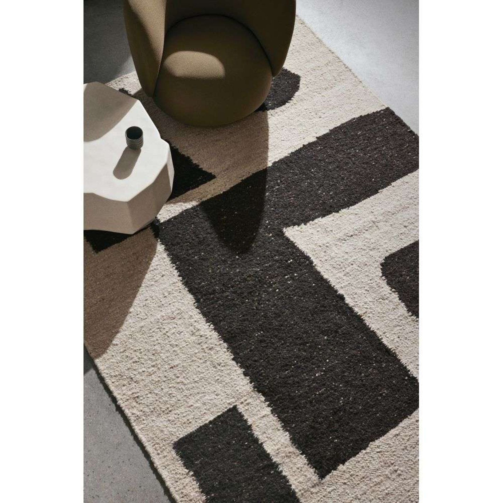 Piece Rug 140 x 200 Off-White/Coffee - ferm LIVING