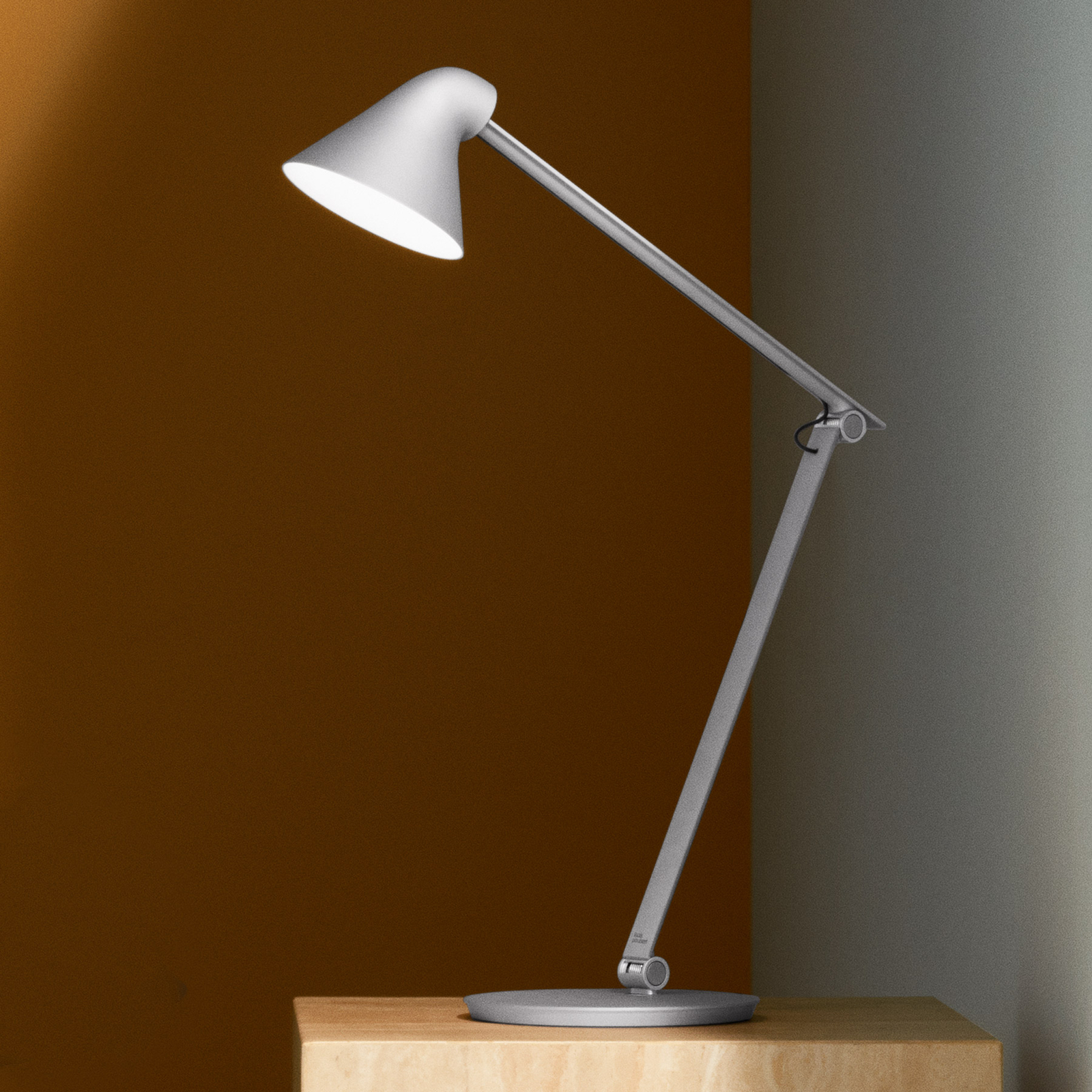 Louis Poulsen NJP Tischlampe Fuß 3.000K