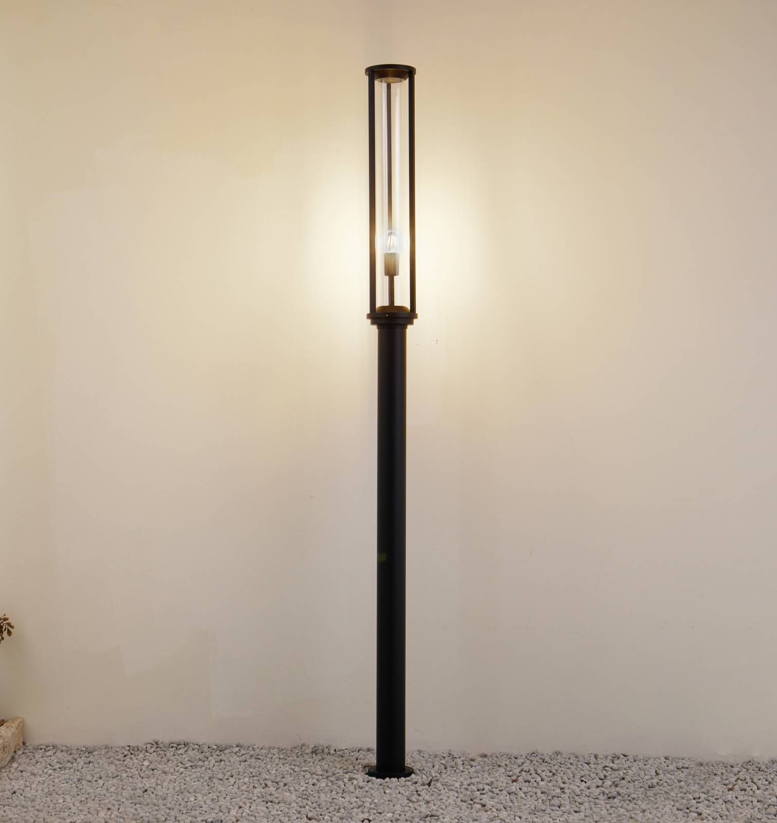 Lampa zewnętrzna Lucande Alivaro, czarna, 220 cm, E27, IP65