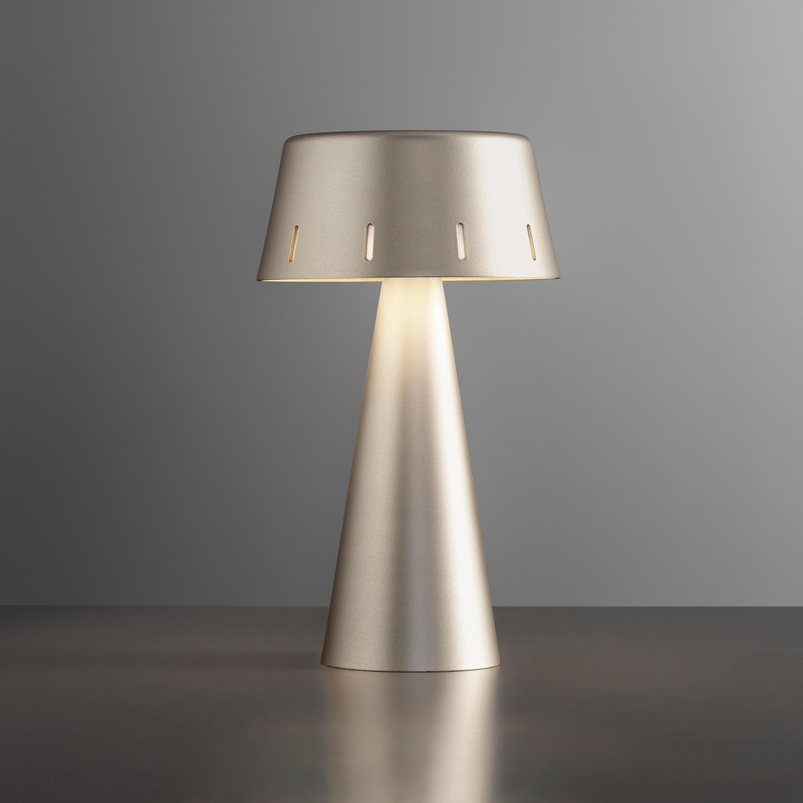 OLEV Makà Lámpara de mesa LED con batería recargable Akku