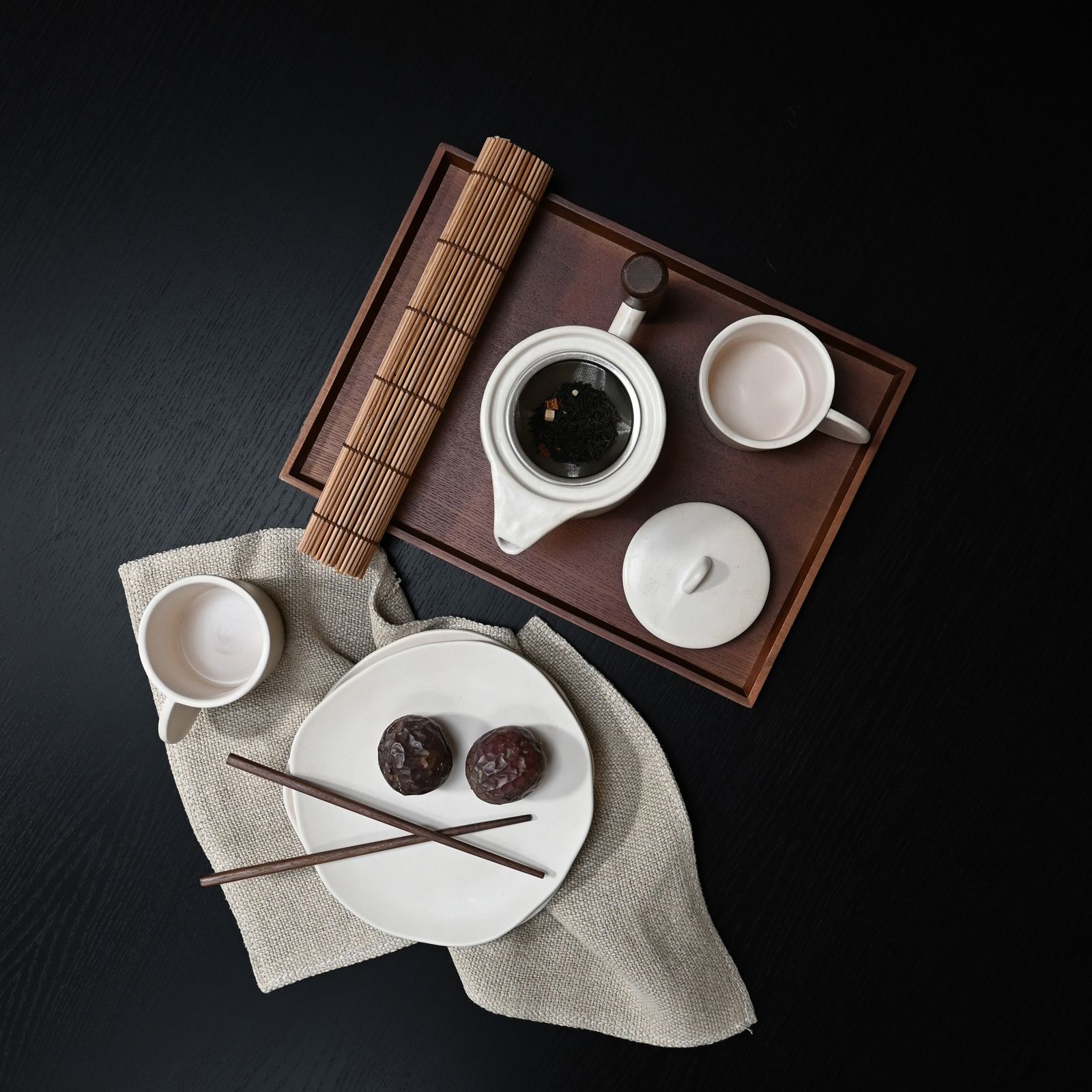 Dzbanek do herbaty Native, wysokość 11 cm, kamień/drewno, biały – 101 Copenhagen