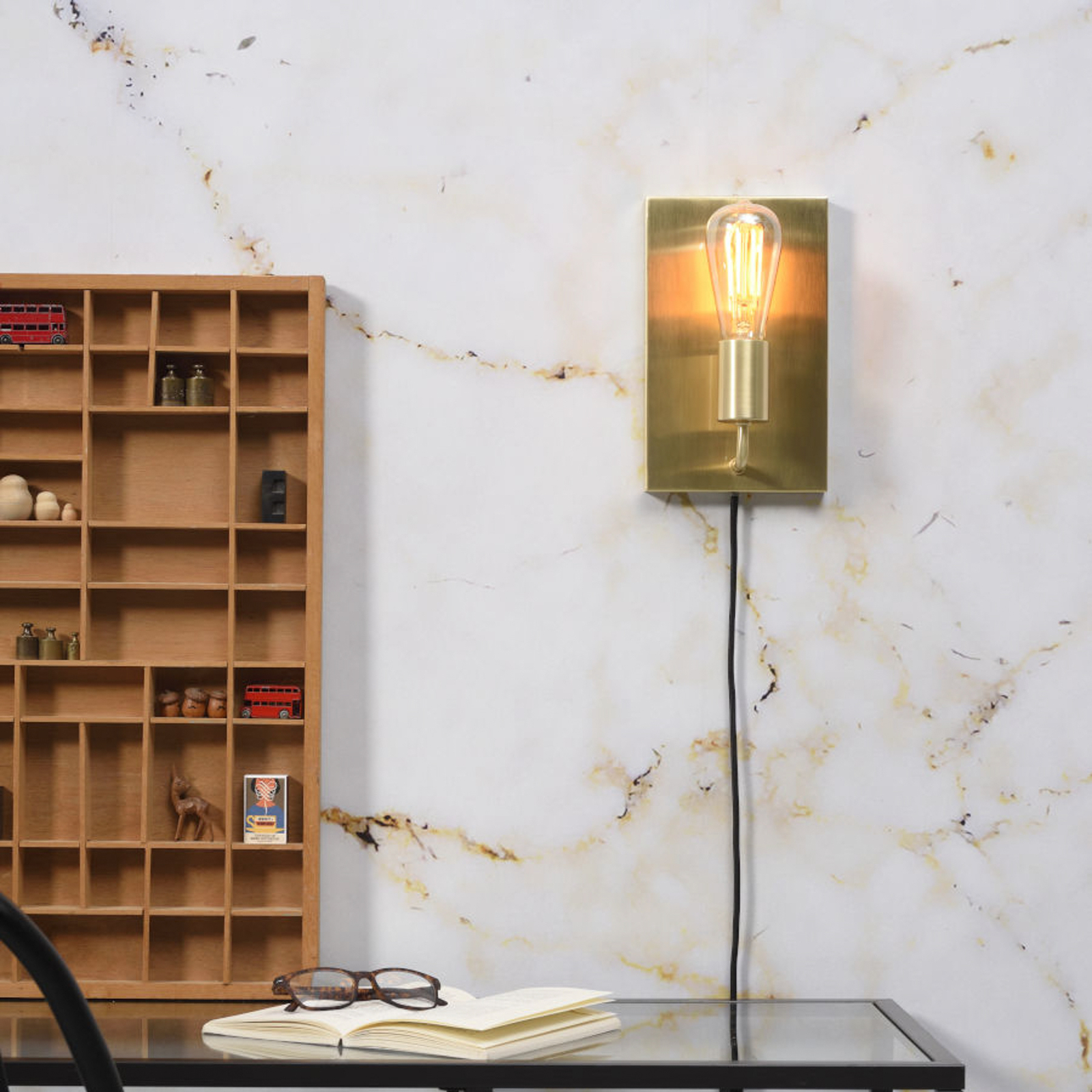 It’s about RoMi Madrid wall lamp, upwards, gold
