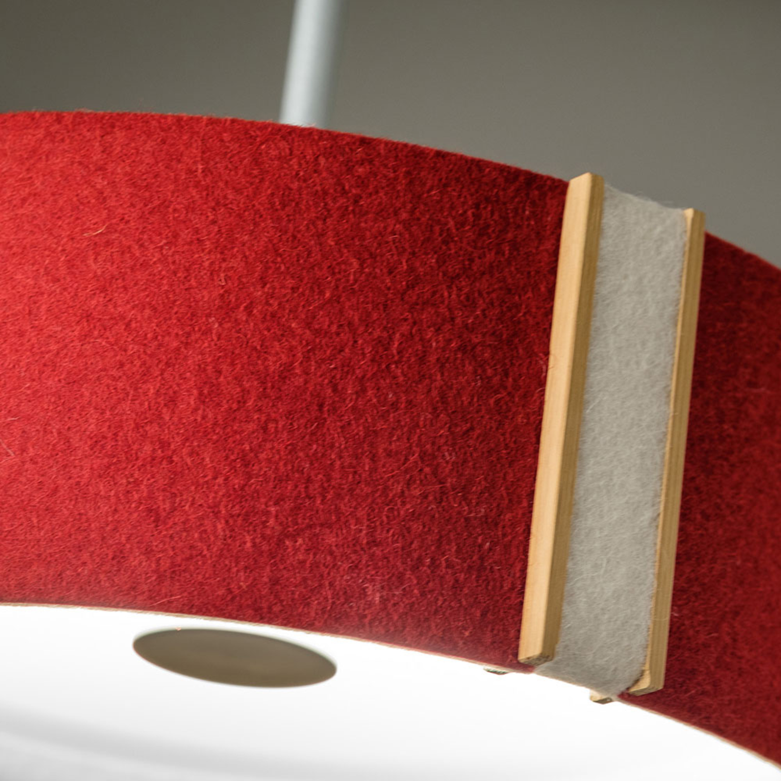 LARAfelt S LED pendant light, Ø20cm, red/woollen white