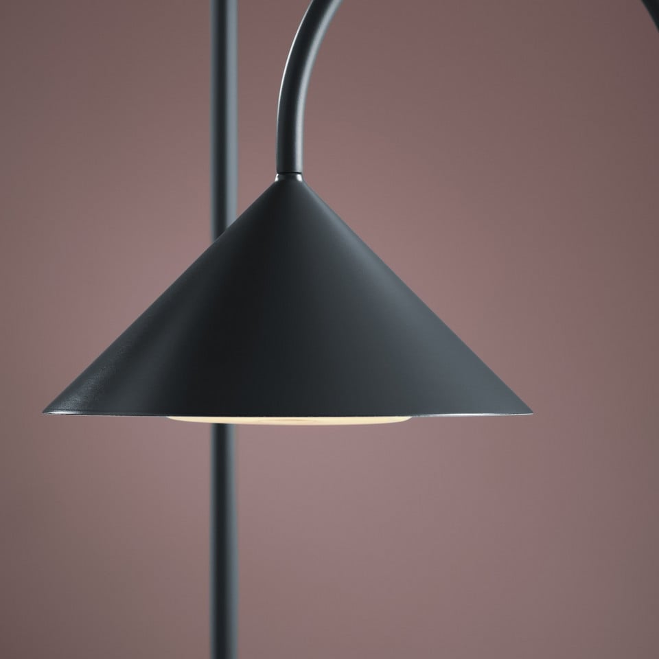 Frandsen Grasp LED-laddningsbar golvlampa H72 Petrol, blå från Frandsen
