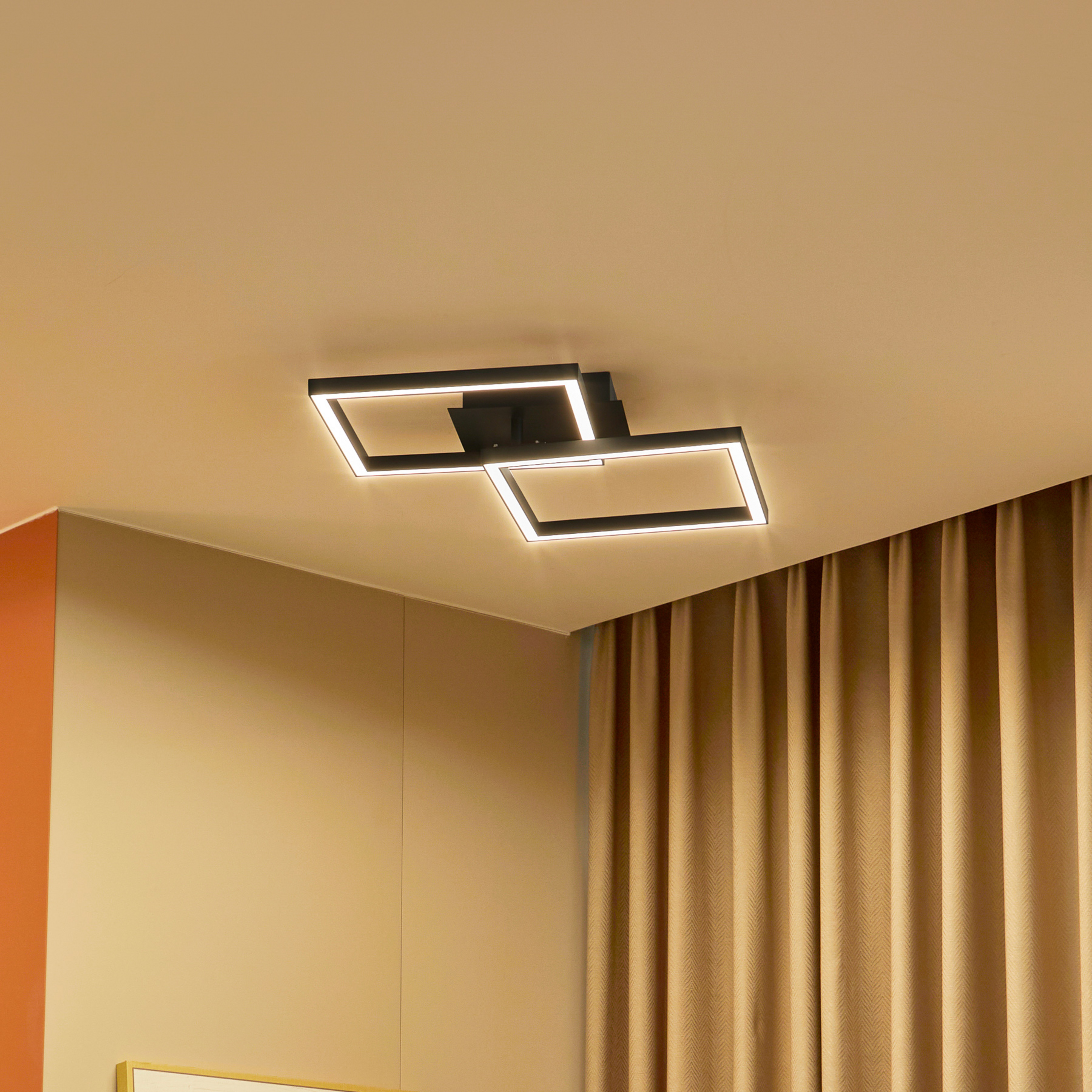 Lucande Plafonnier LED Tjado, 67 cm de long, noir, métal