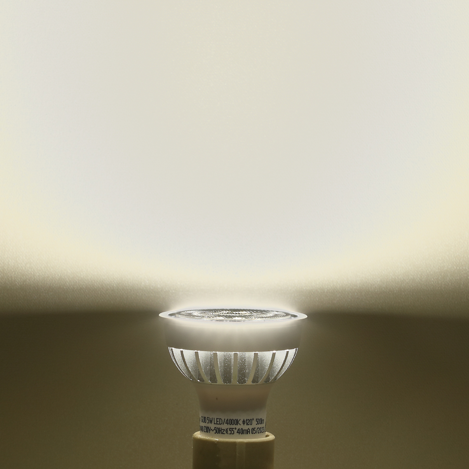Lindby LED reflektor, GU10, 5 W, opal, 4000 K, 55°