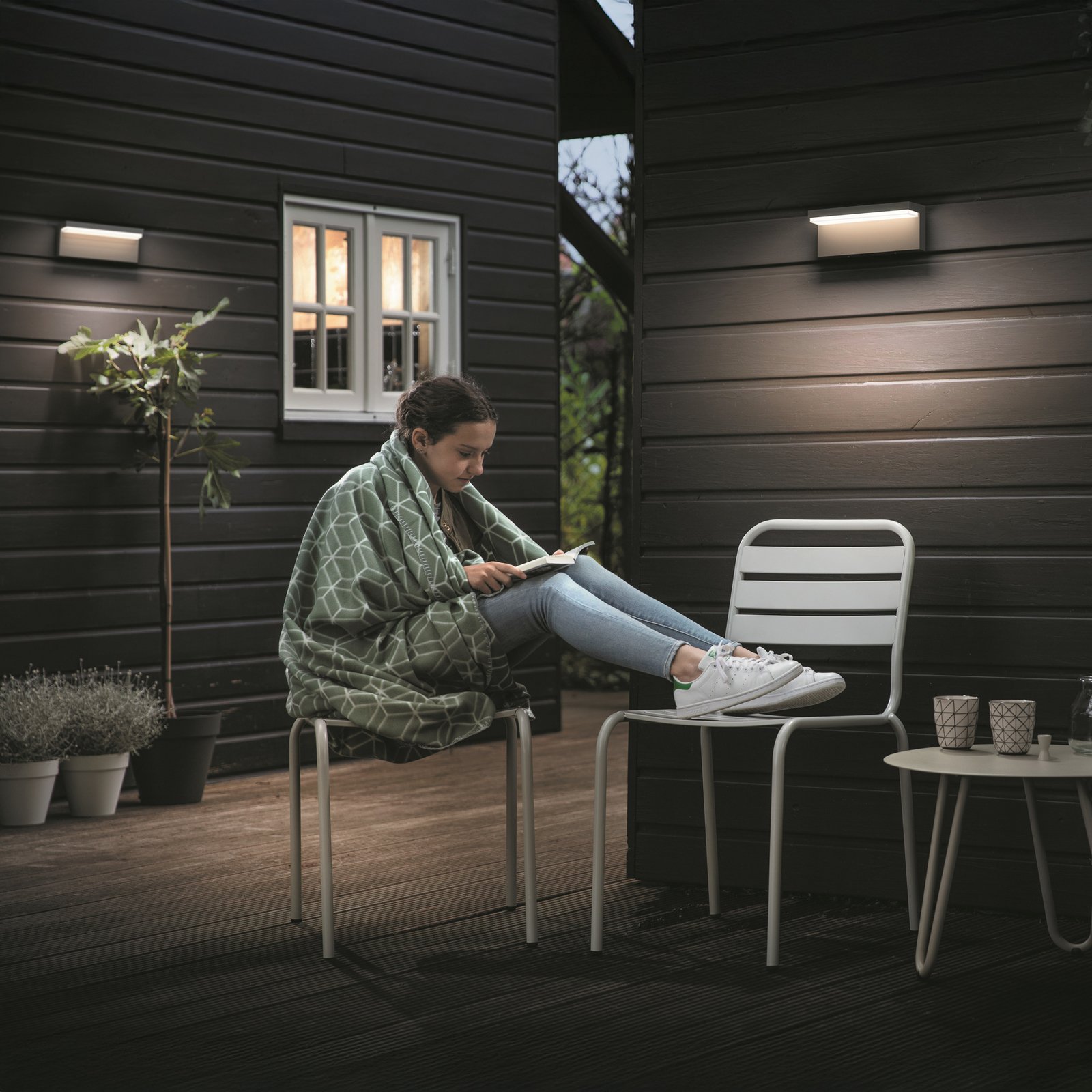 Philips LED лампа за външна стена Bustan, 2 броя, 2700K