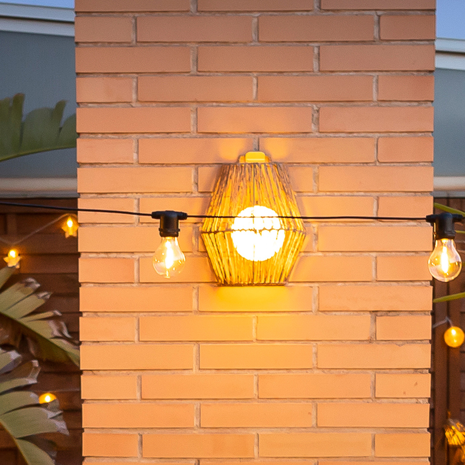 "Newgarden Sisine" LED lauko sieninis šviestuvas