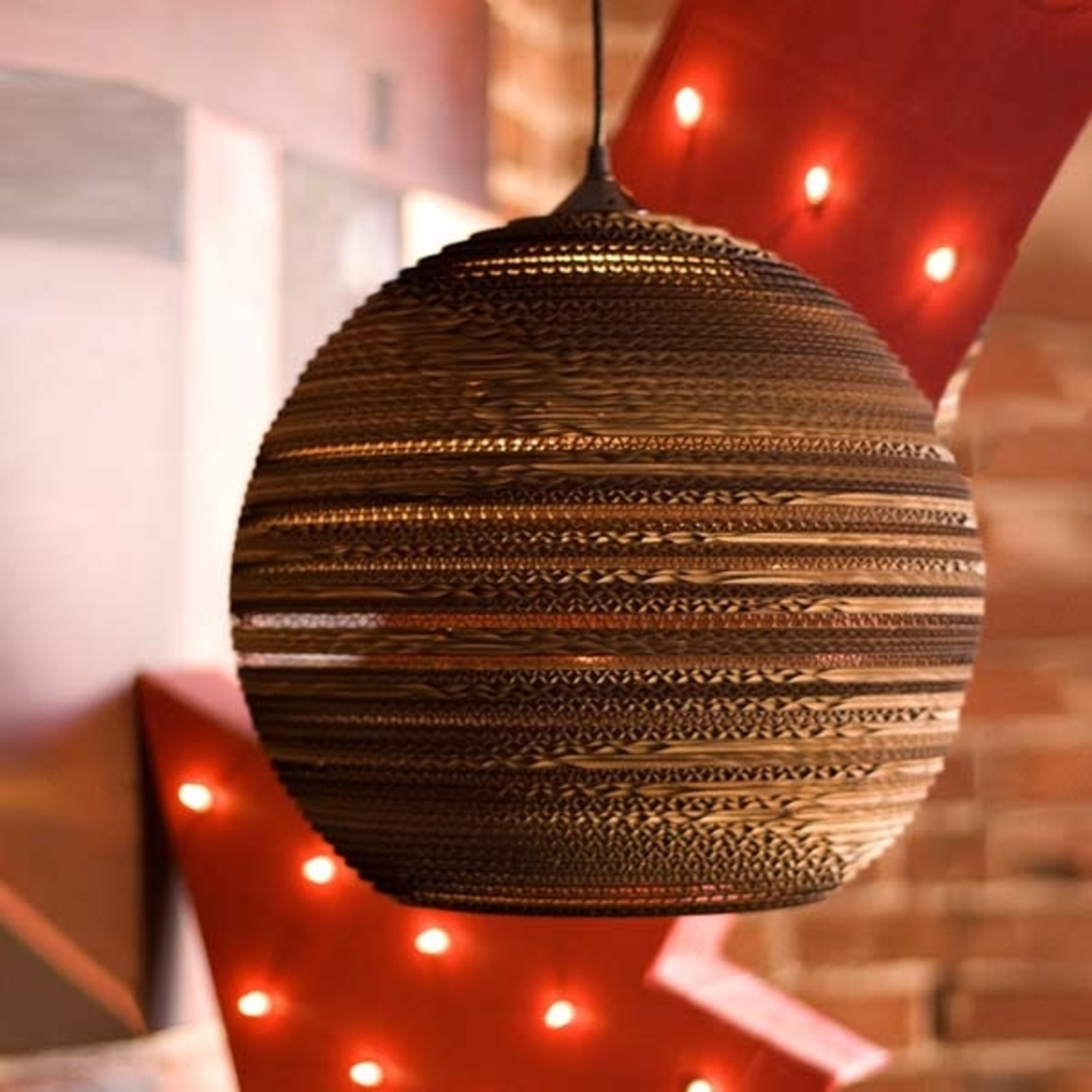 Lopta – okrúhla kartónová závesná lampa 26 cm