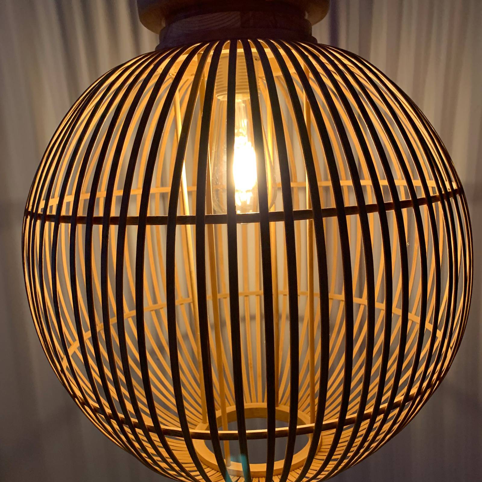Globo Závěsné světlo Hildegard z bambusu, Ø 30 cm
