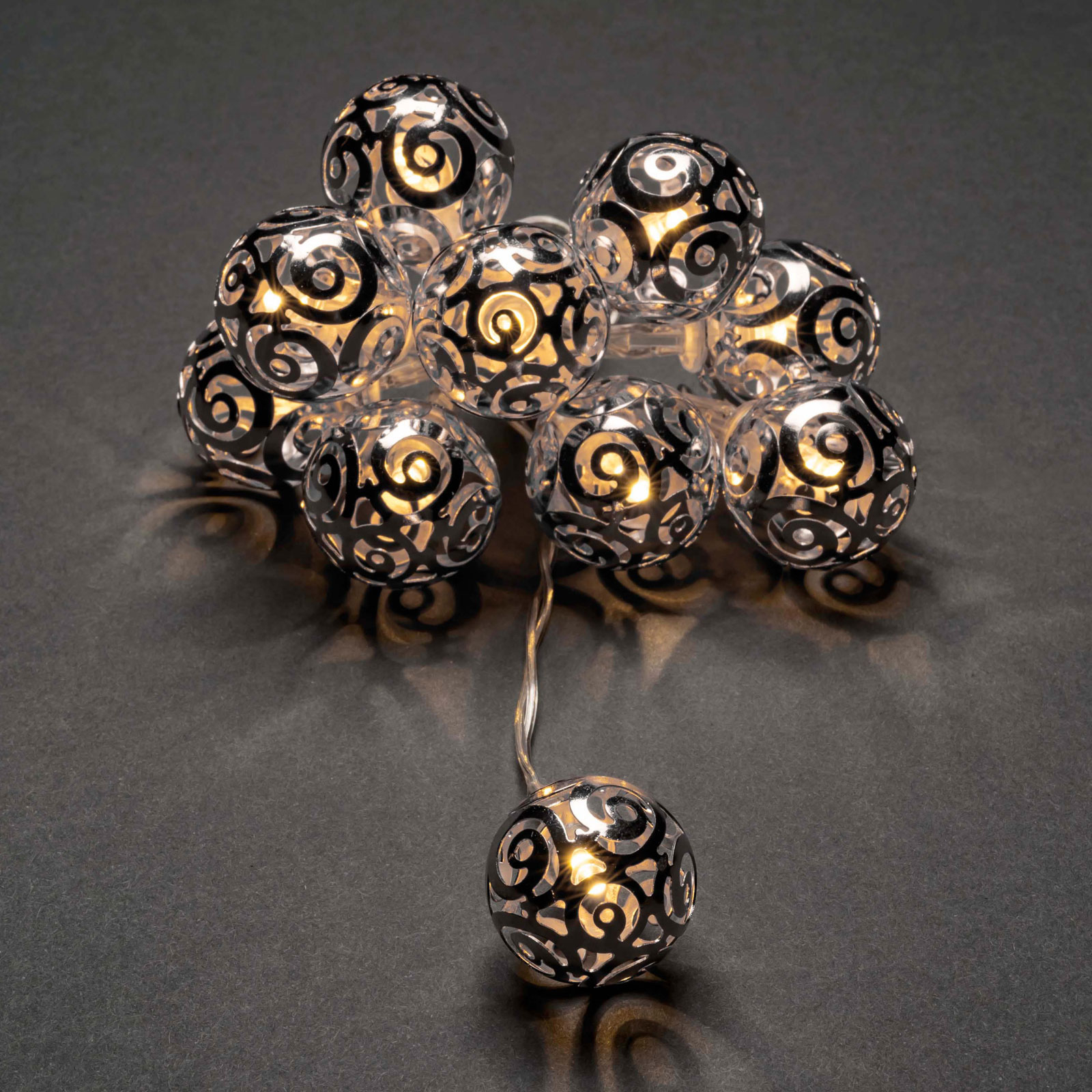 Guirlande lumineuse LED Balles en métal, argentée