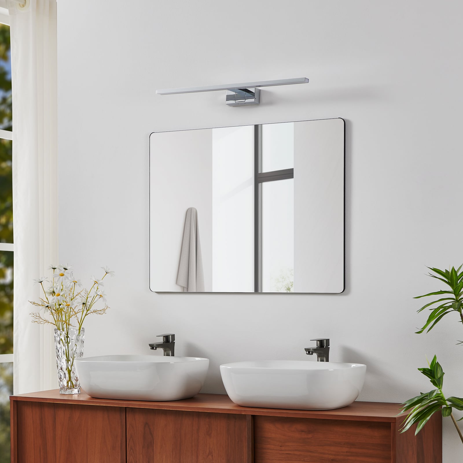 LED-Wandlampe Conettilla, chromfarben, Breite 60 cm IP44 CCT