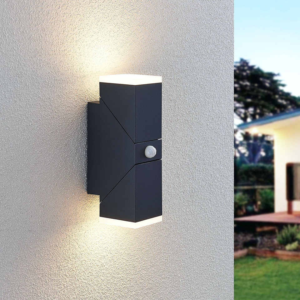 Lindby Sally Utomhus Vägglampa w/Sensor, svart från Lindby