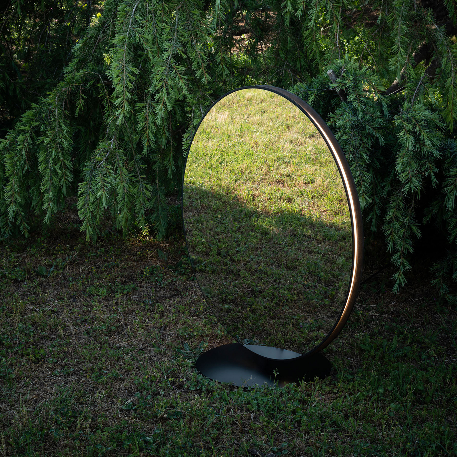Artemide Se|eS espejo de pie LED negro altura 73cm