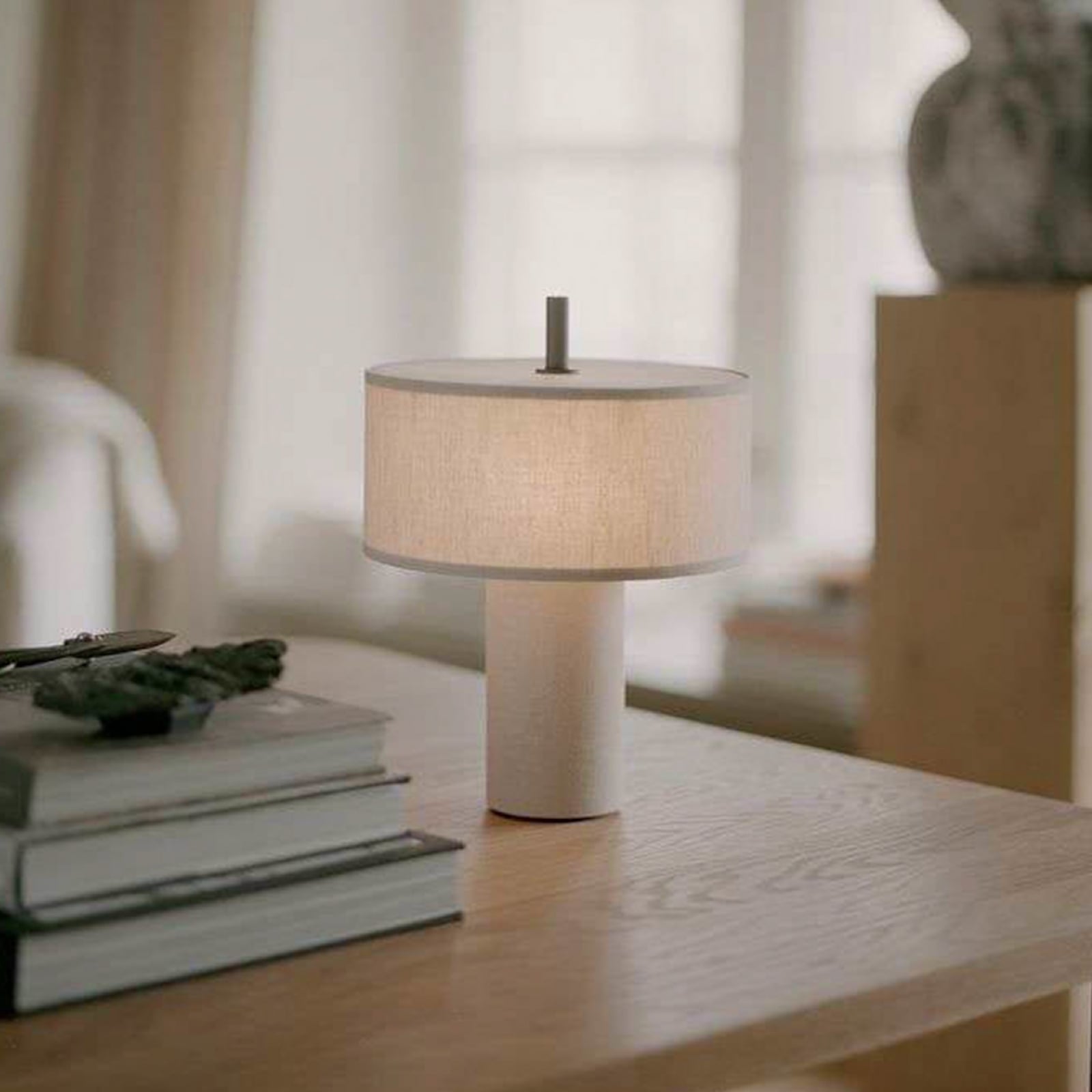 Margin Portable bordlampe i beige lærred – New Works