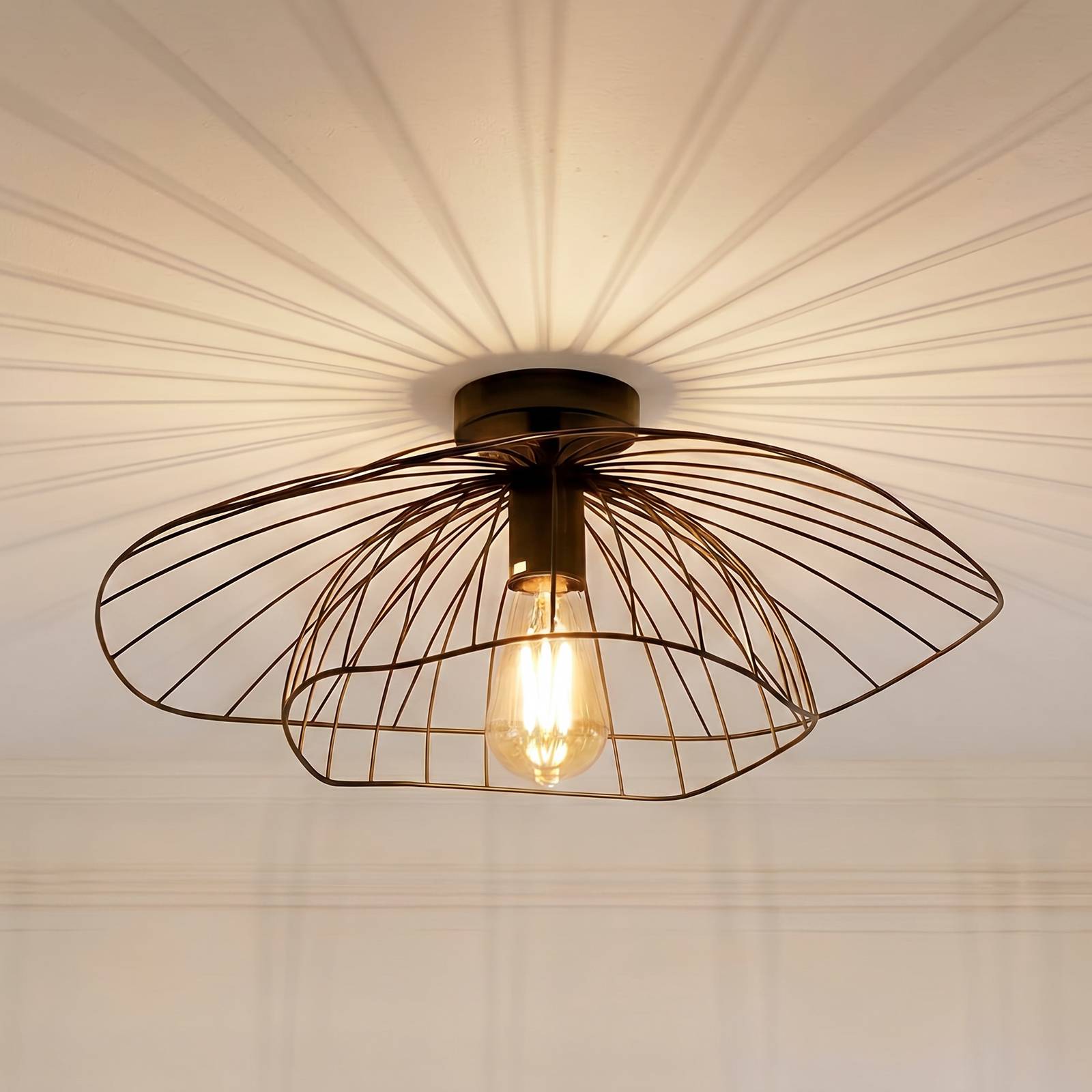 Lampa sufitowa Mantar, czarna, średnica 52 cm, metal, E27