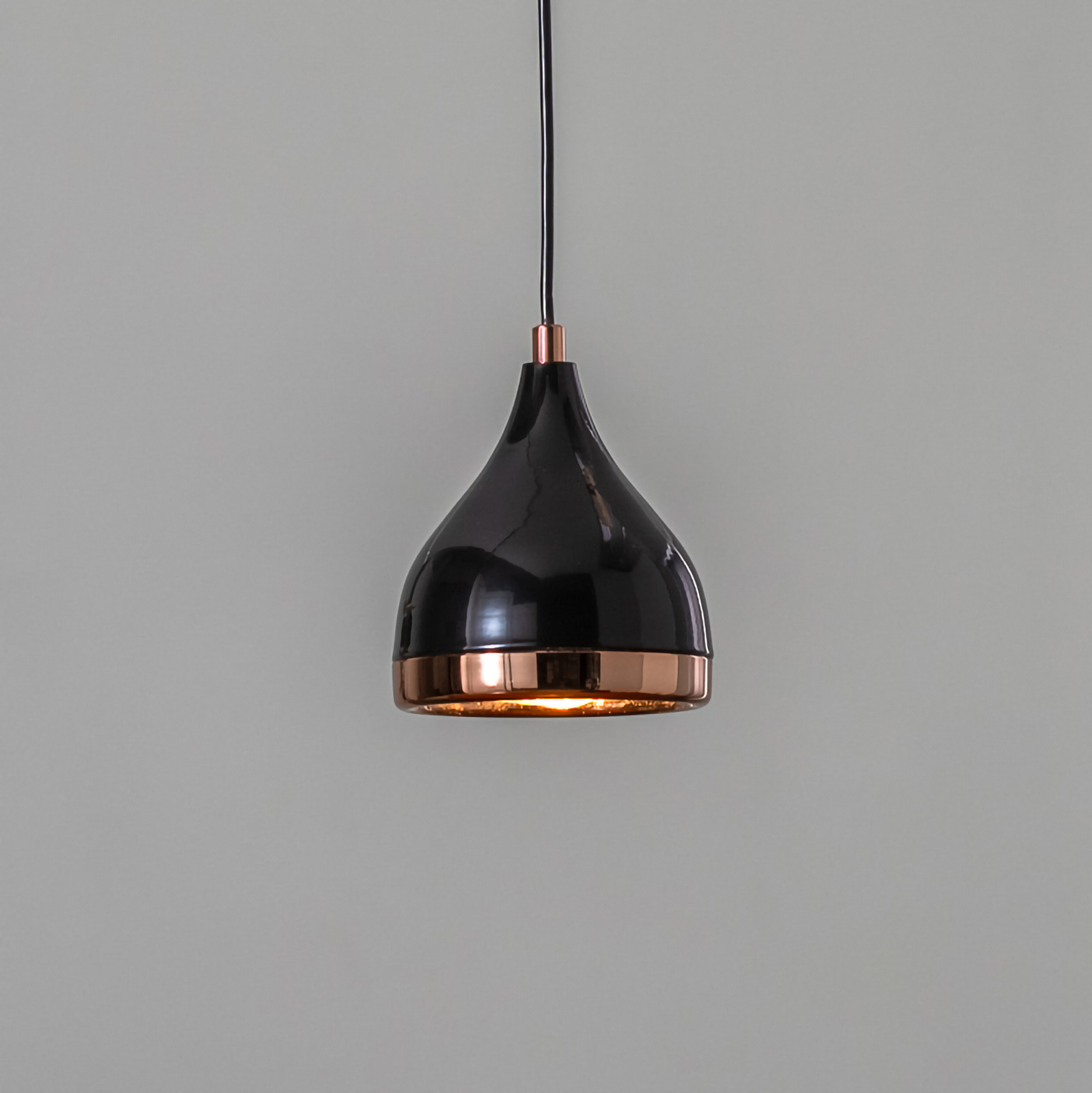 Yildo 7000 pendant light 1-bulb Ø15cm black/copper