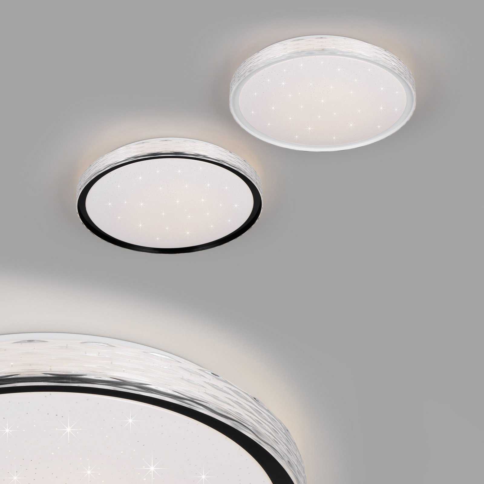 Varda LED ceiling light, black, Ø 39 cm, remote control
