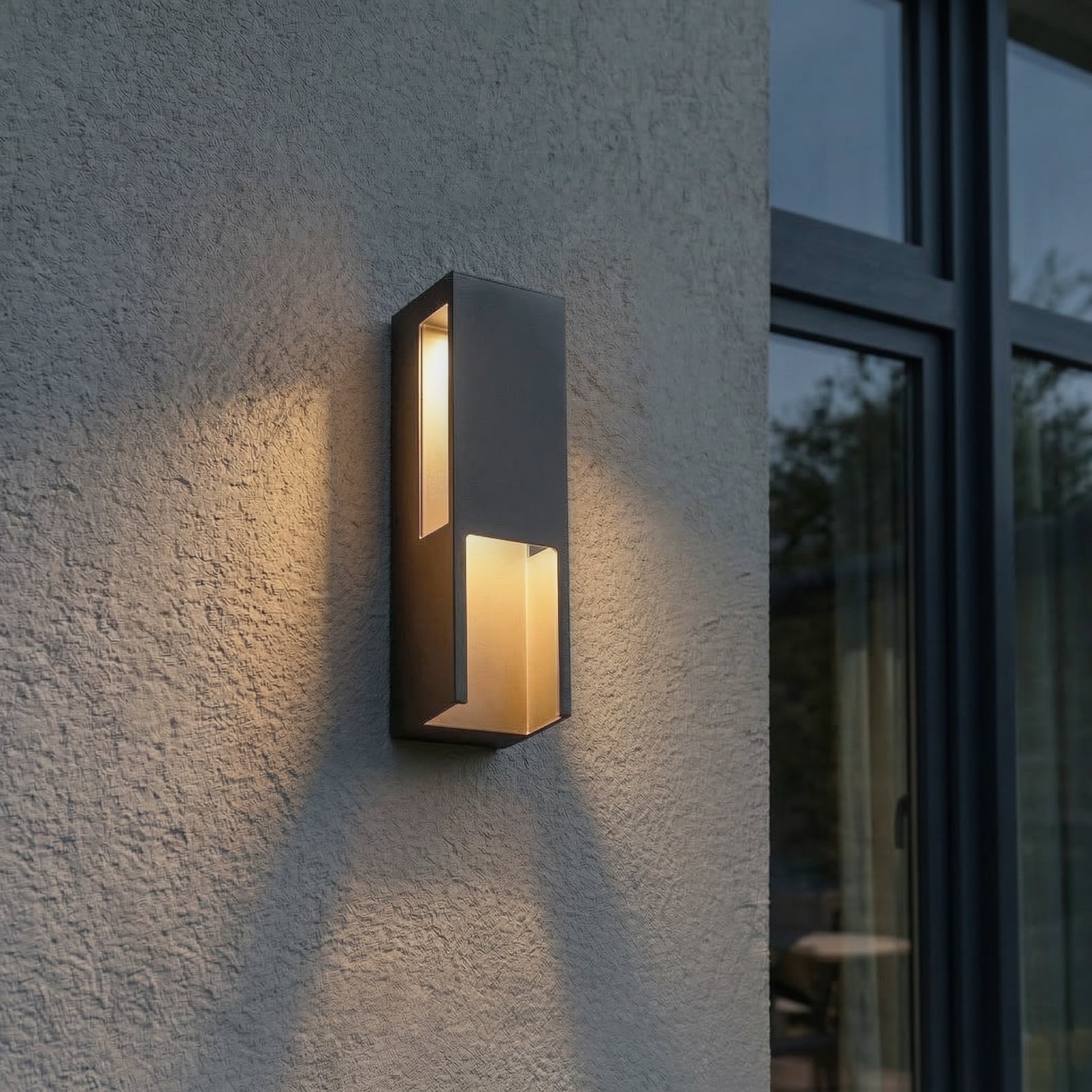 Lindby Enyra LED-ulkoseinävalaisin, musta, 27 cm, IP65