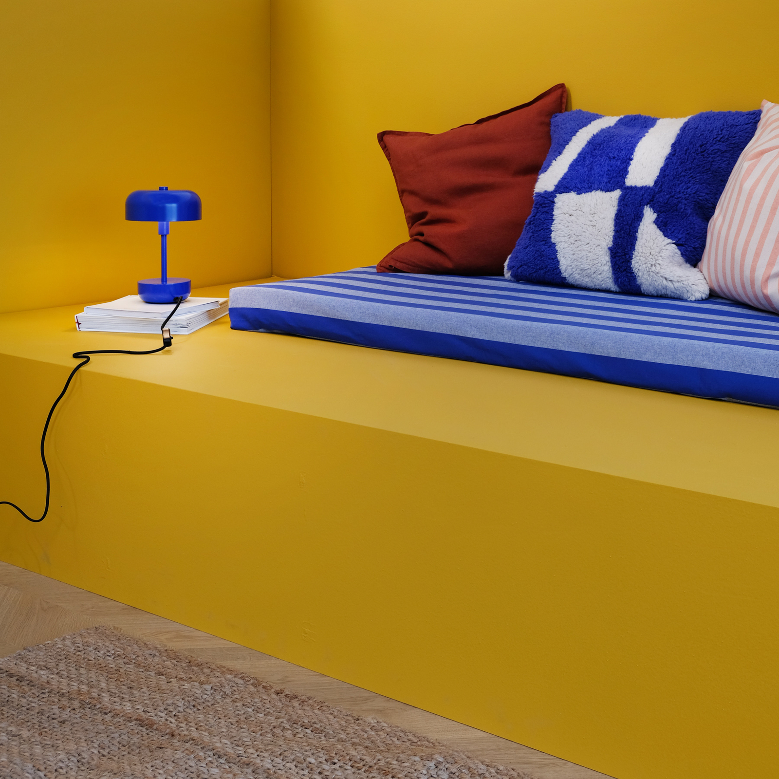 Haipot Bordslampa Blue - DybergLarsen