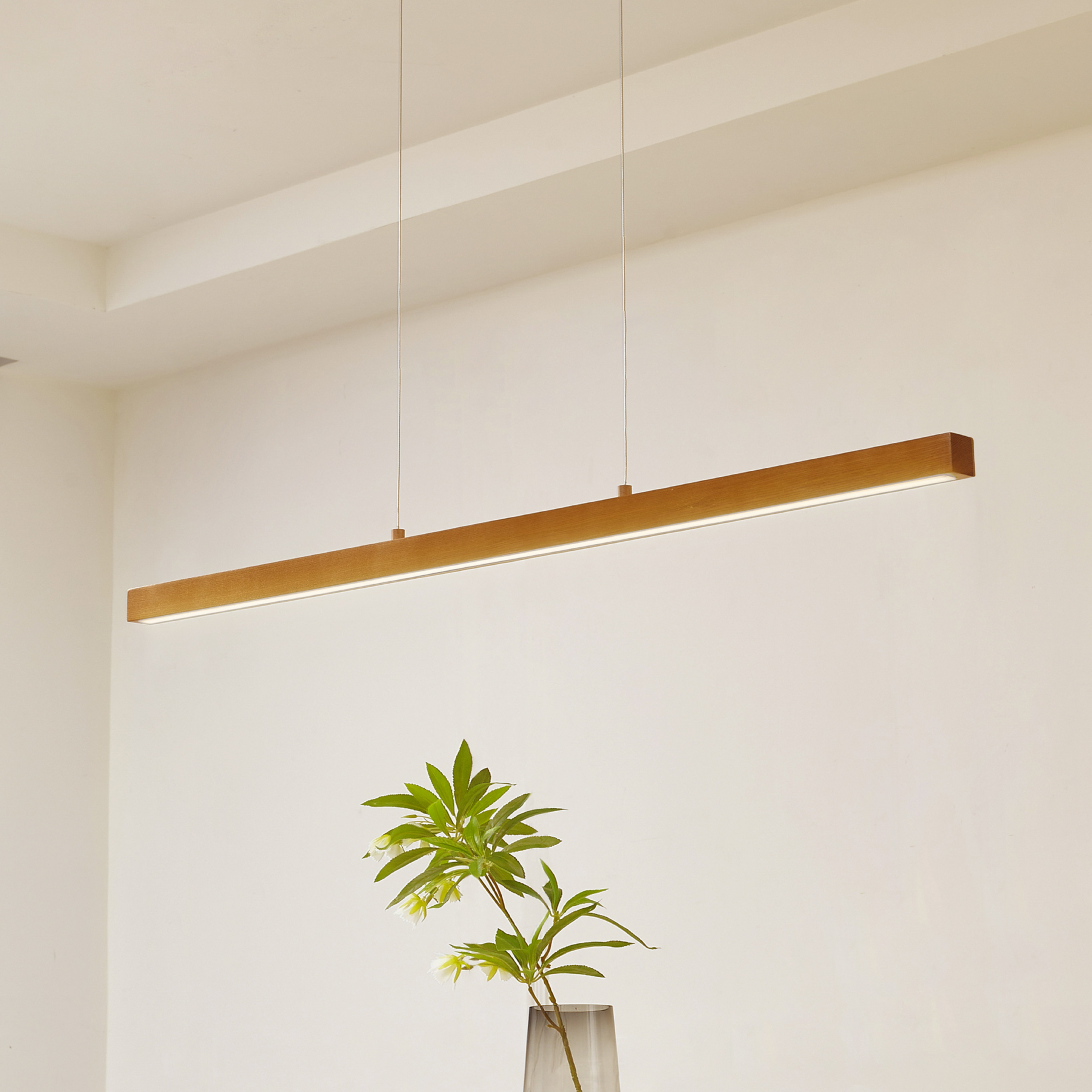 Lucande LED-Hängeleuchte Nihalo, Holz, 122 cm, dimmbar, CCT