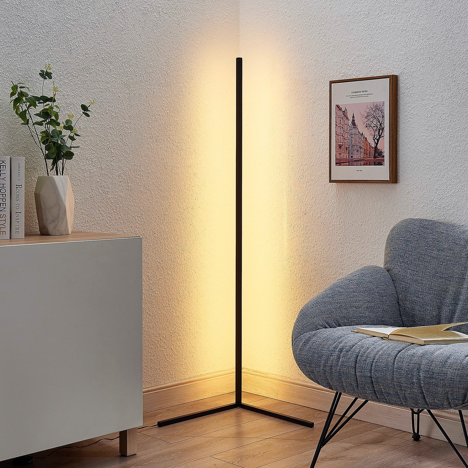 Lindby Jemma LED-Stehlampe, minimalistisch 2700K 