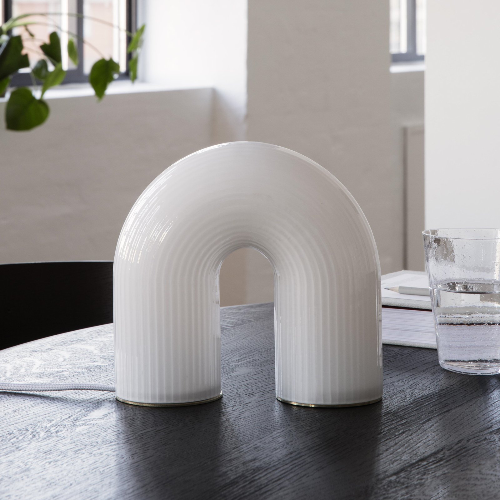 Vuelta Stolní Lampa White - Ferm Living