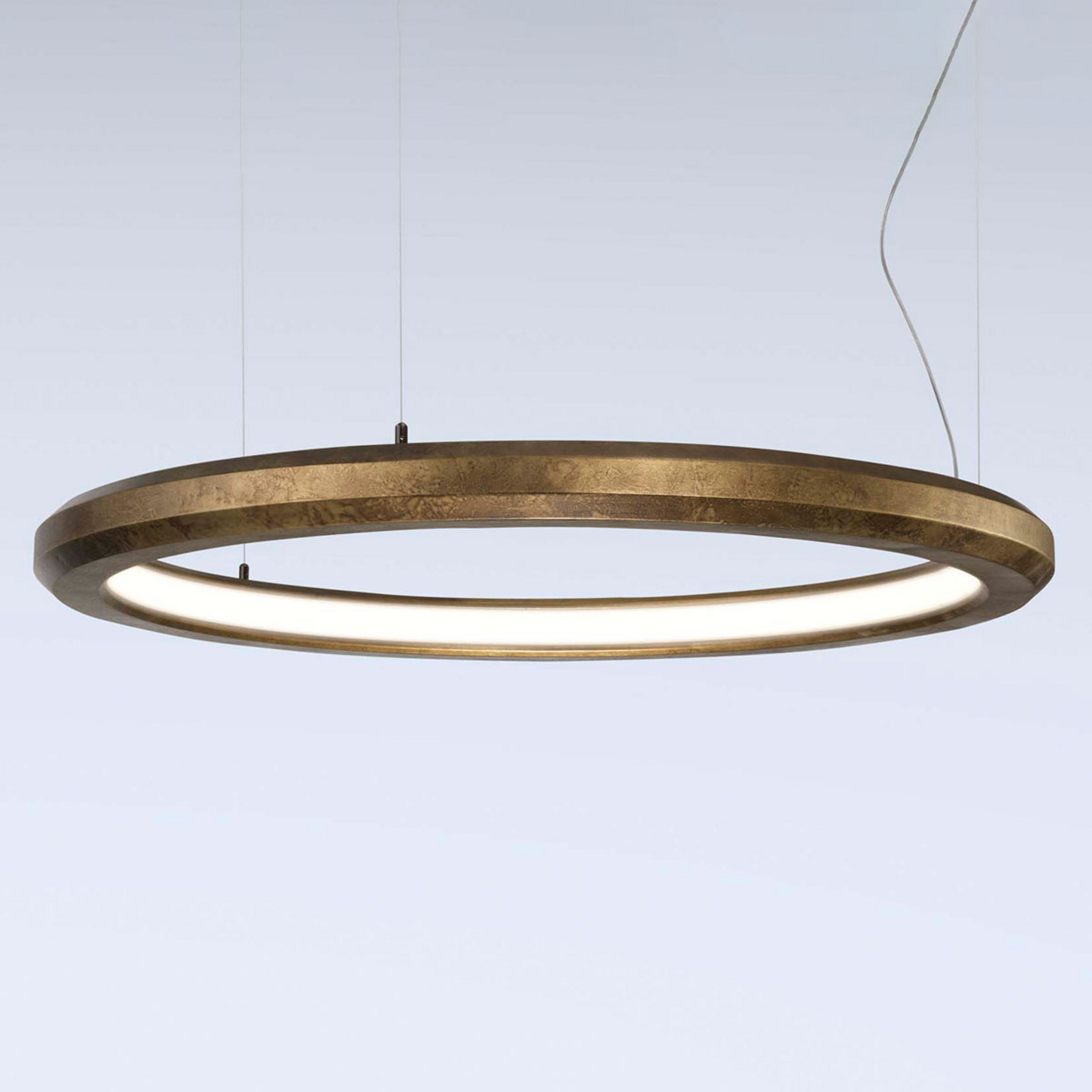 Luminária suspensa LED Materica Innes em latão