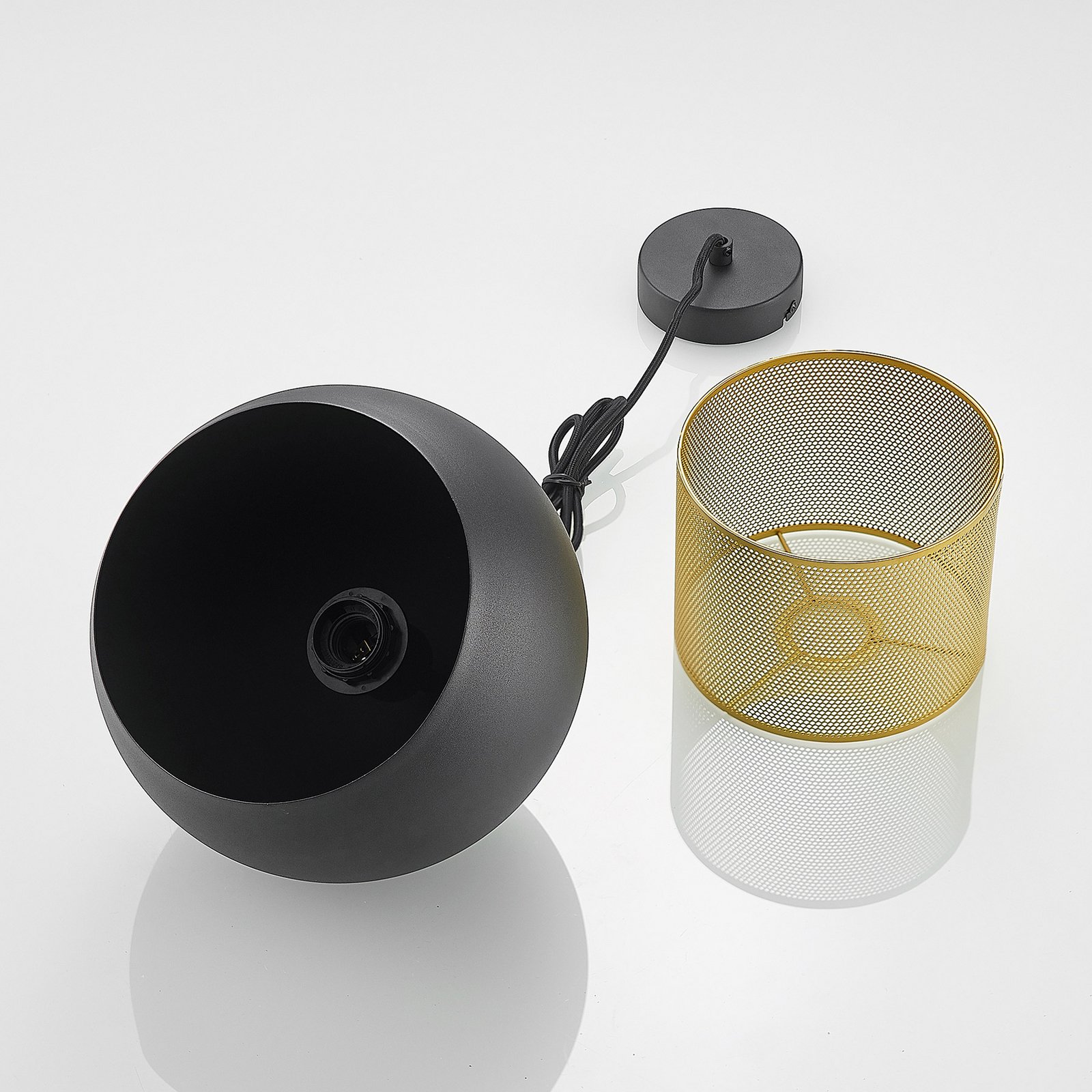 Sivaniel Pendel Ø25 Black/Gold - Lucande Sivaniel Pendel Ø25 Black/Gold - Lucande