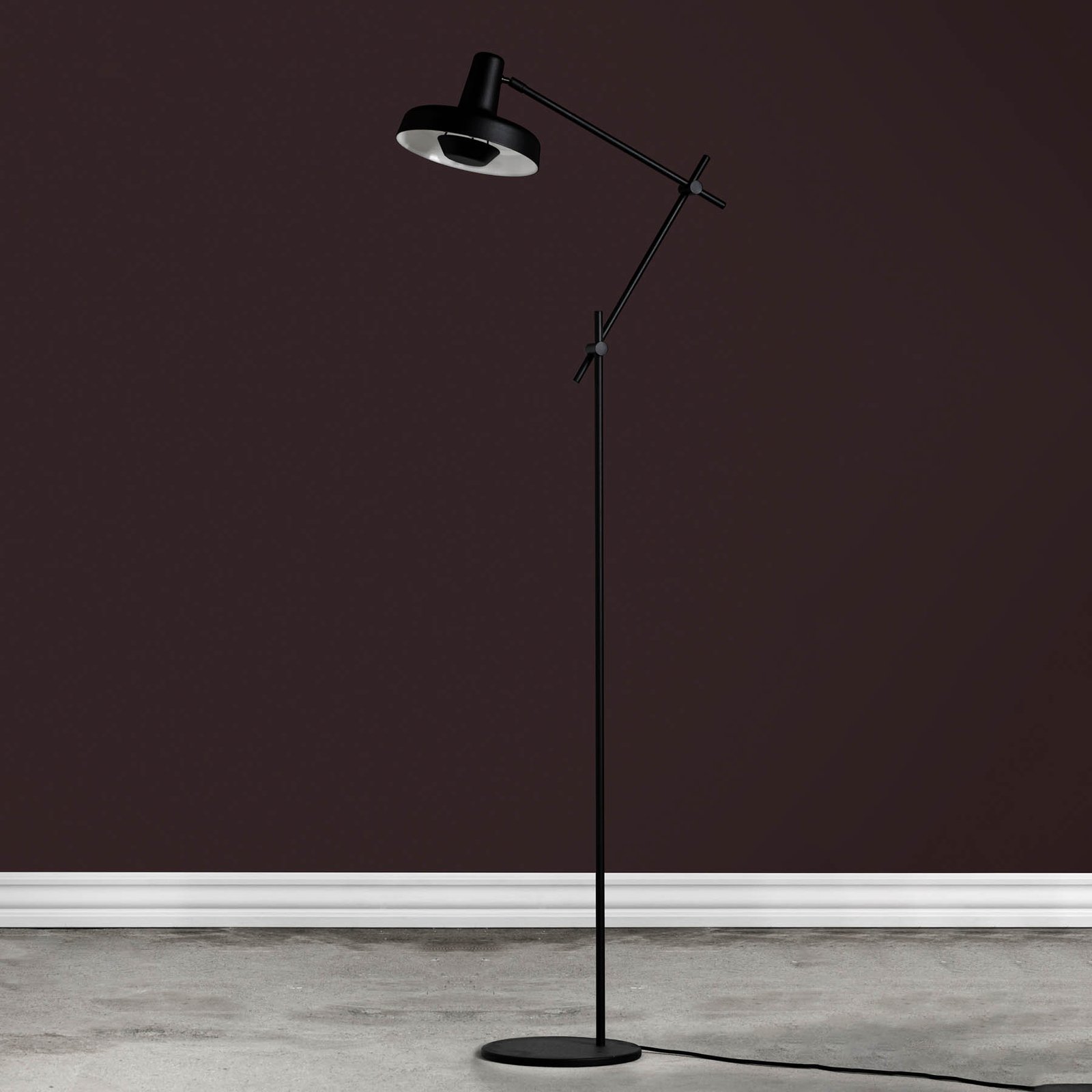 GRUPA Arigato floor lamp, three-piece arm, black