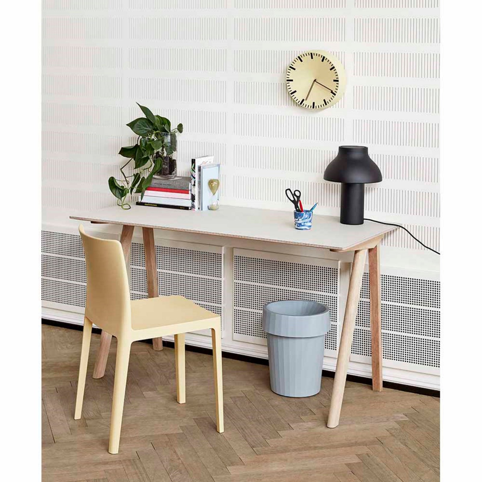 PC Table Lamp L Soft Black/Alu - HAY