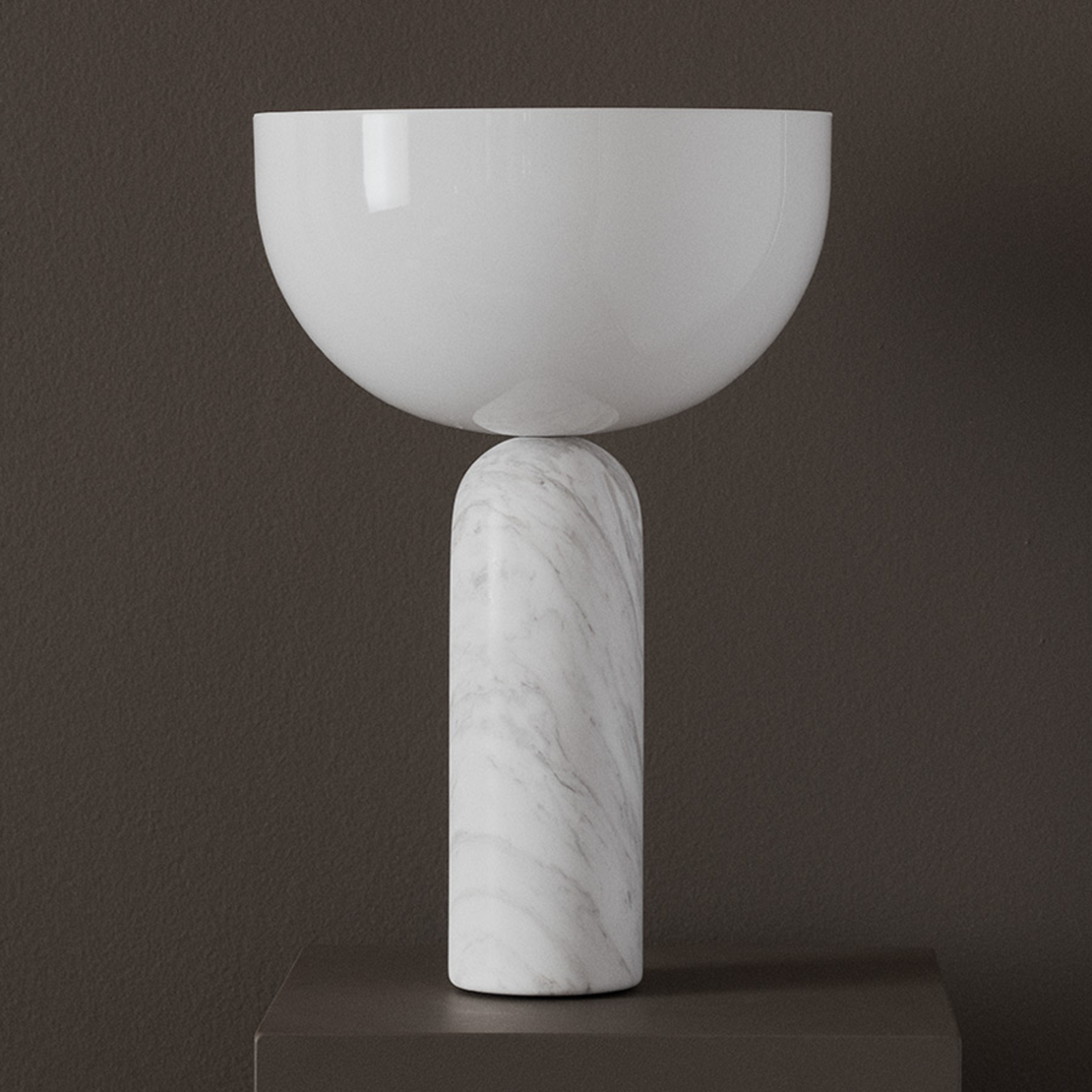 New Works Kizu Large table lamp, white