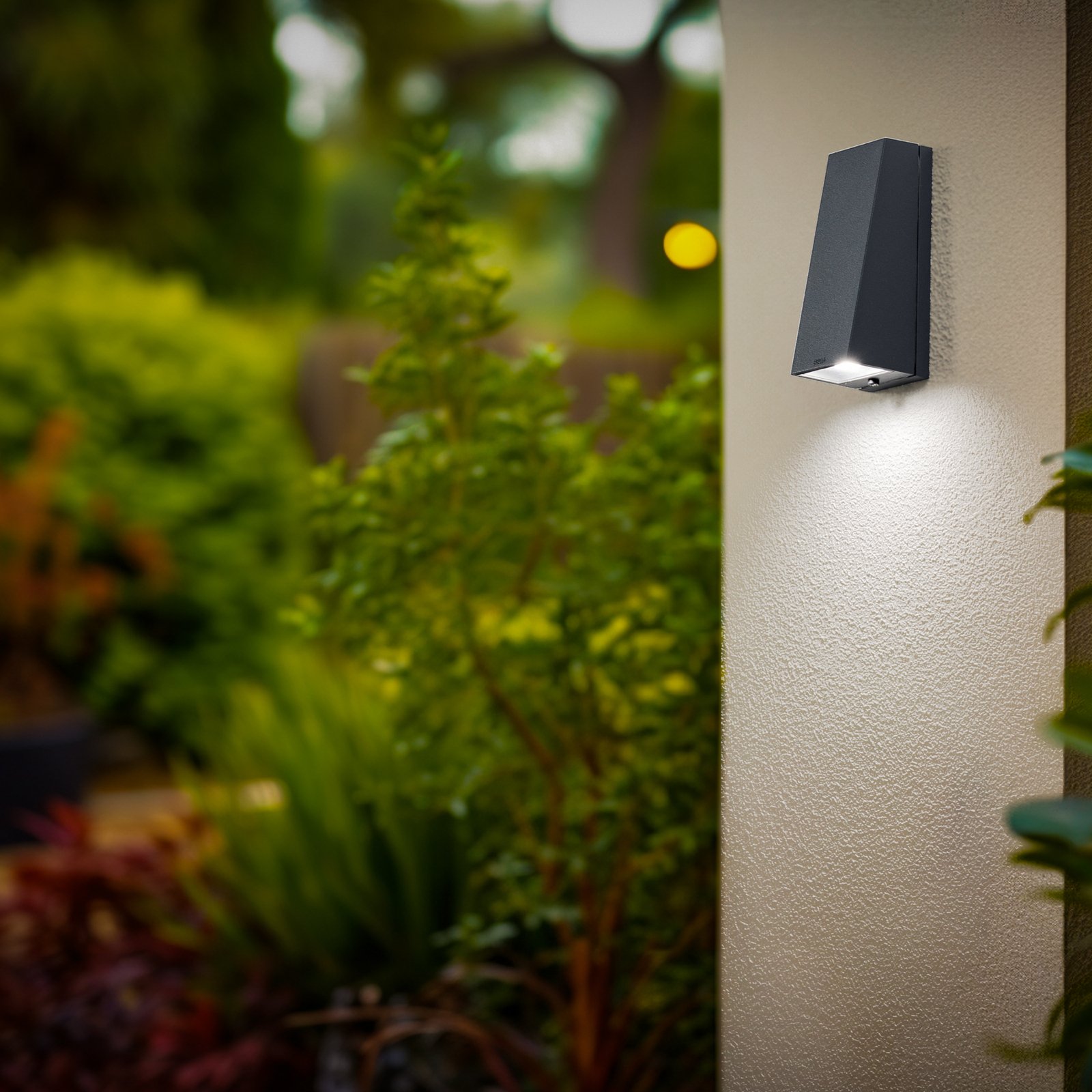 BEGA LED outdoor wall light 33513 K4, 4,000 K, graphite, cast aluminium