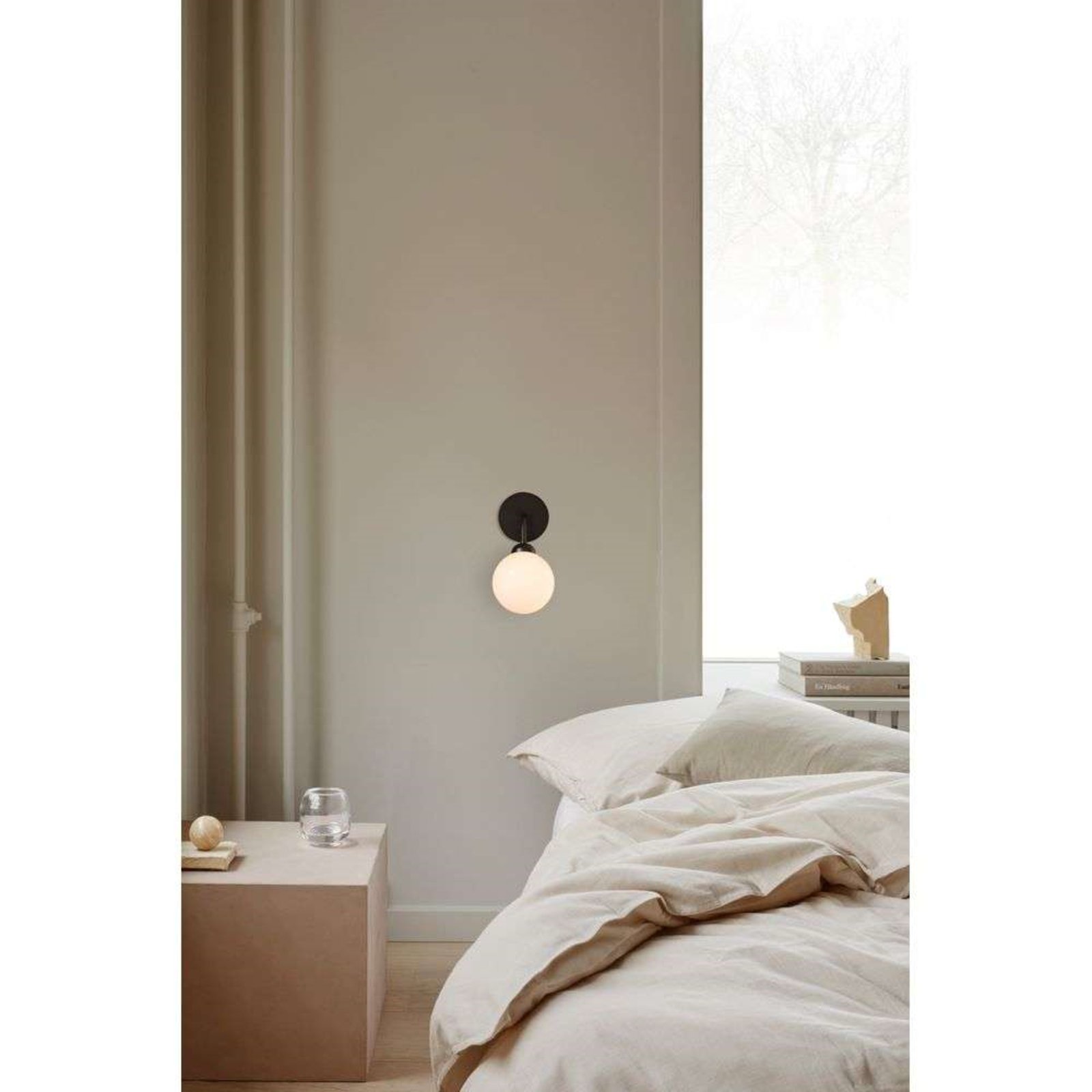 Nuura Apiales wall light, height 24 cm, black/opal