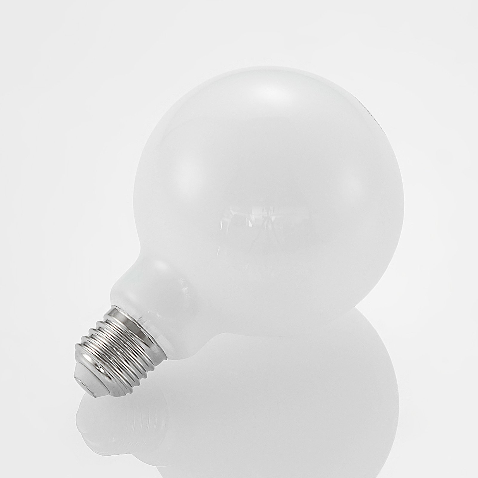 LED bulb E27 8 W 2,700 K G95 globe, dimmable opal