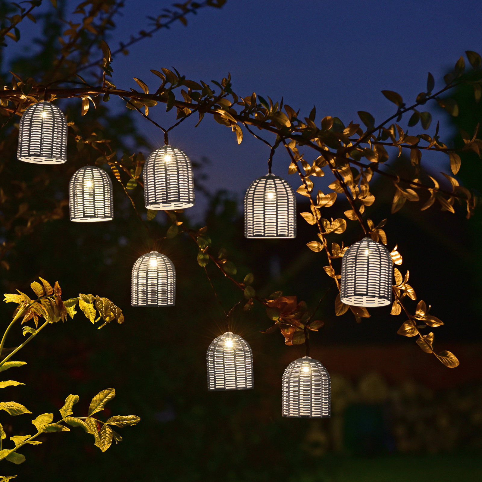 LED-soldriven ljusslinga Faux Rattan, 10 lampor