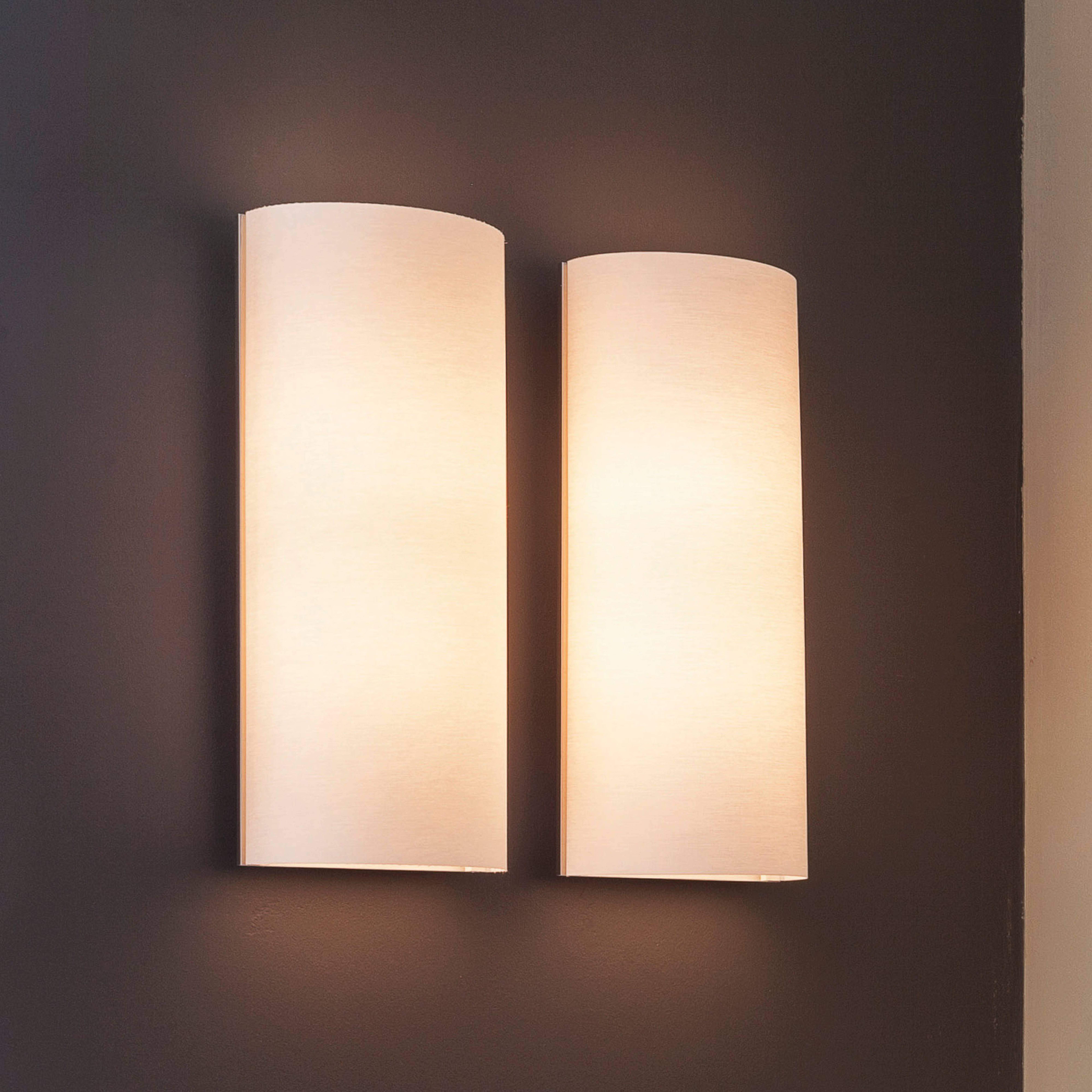 serien.lighting Aplique de pared LED Club, aluminio/blanco