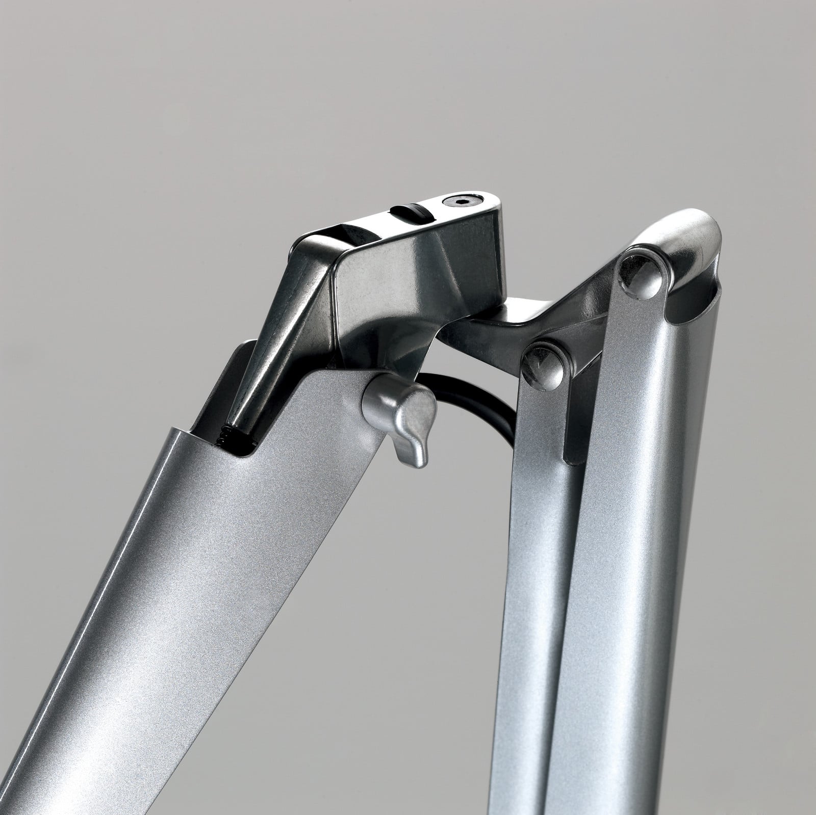 Fortebraccio Clip Lampa Black Soft-Touch Luceplan - Arbetsrum / hemkontor - Metall | Produkter - Bordslampor | Lampspecialisterna