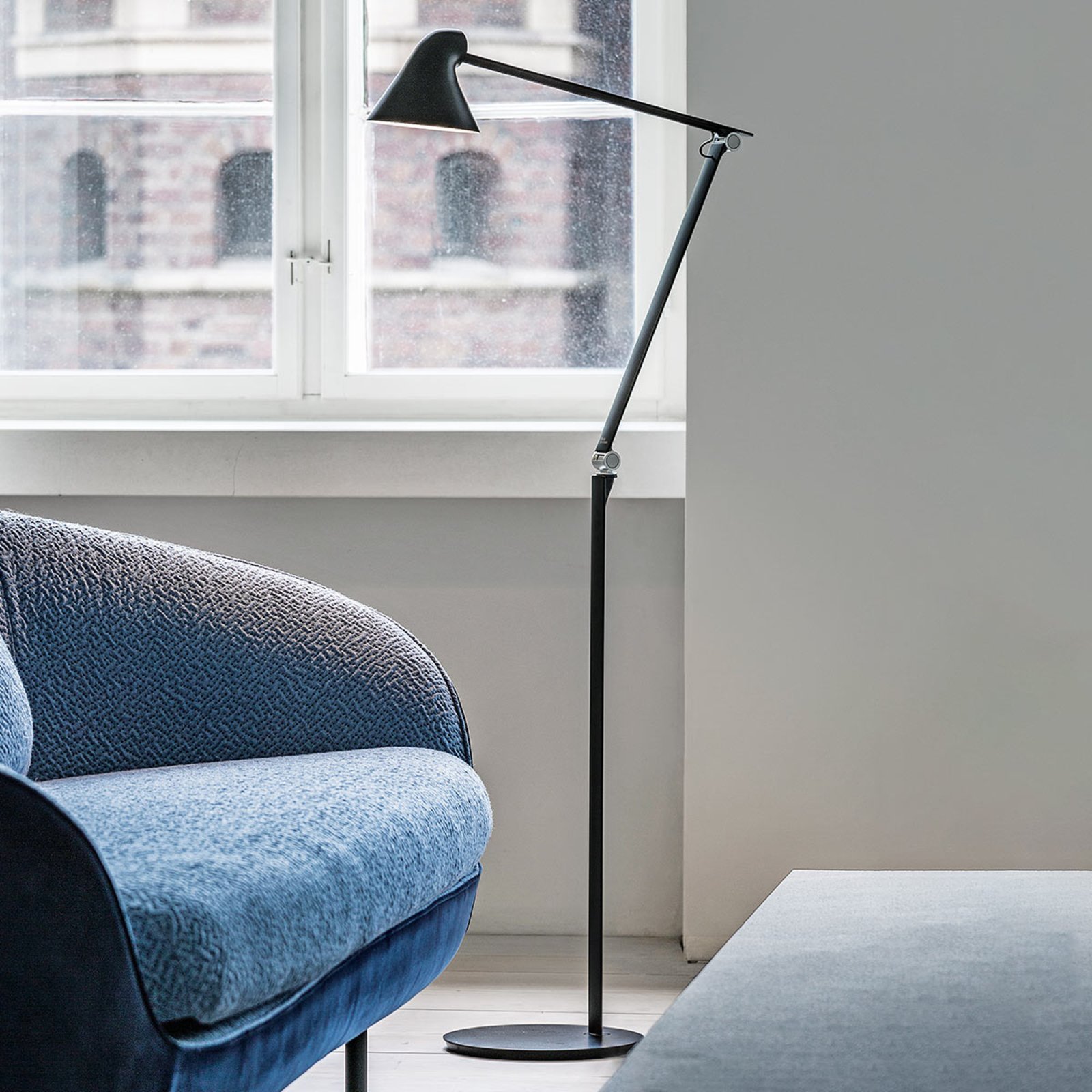 NJP Lampadaire Noir - Louis Poulsen